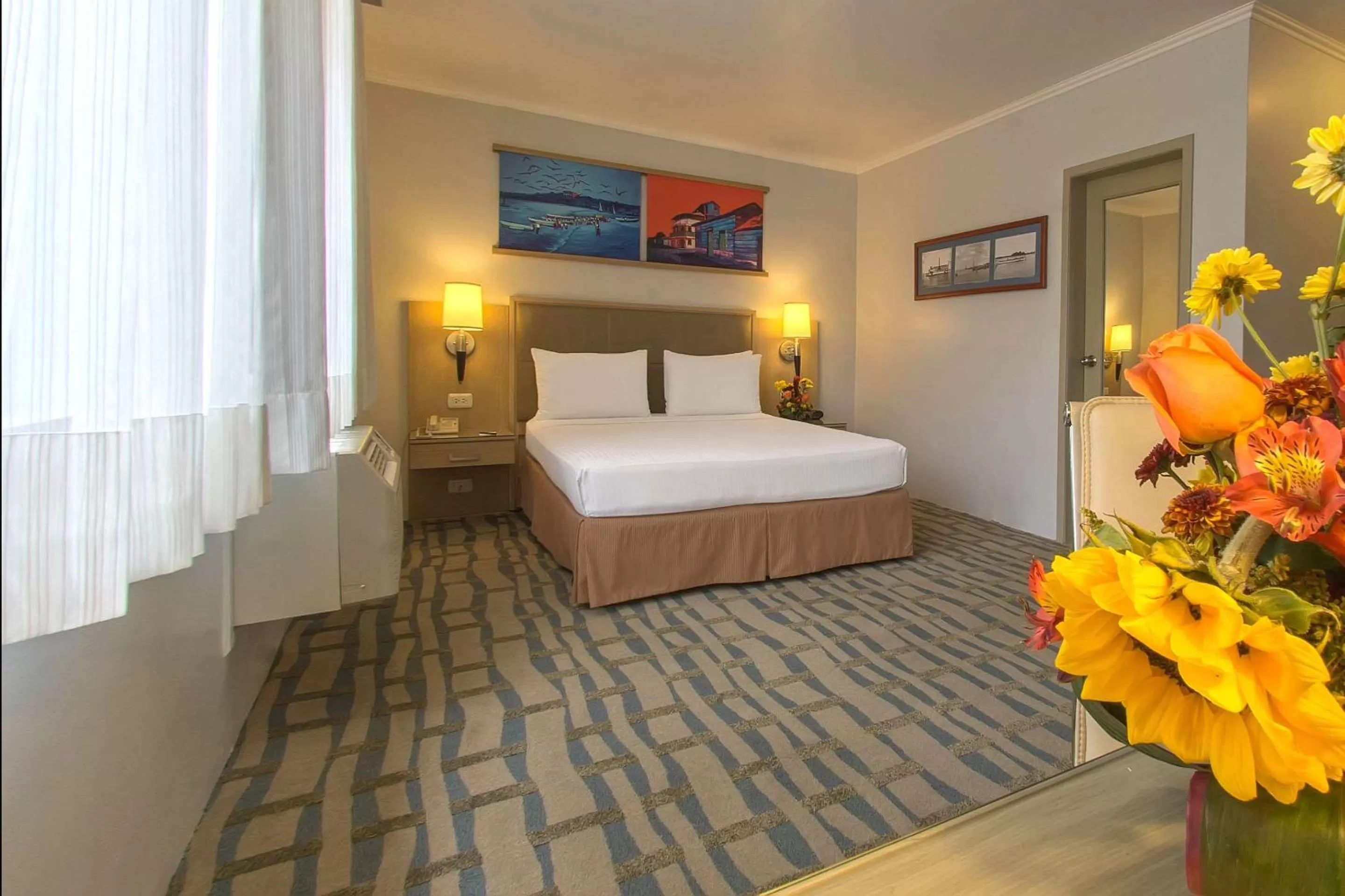 Photo of the whole room, Bed in Grand Hotel Guayaquil, an Ascend Collection Hotel