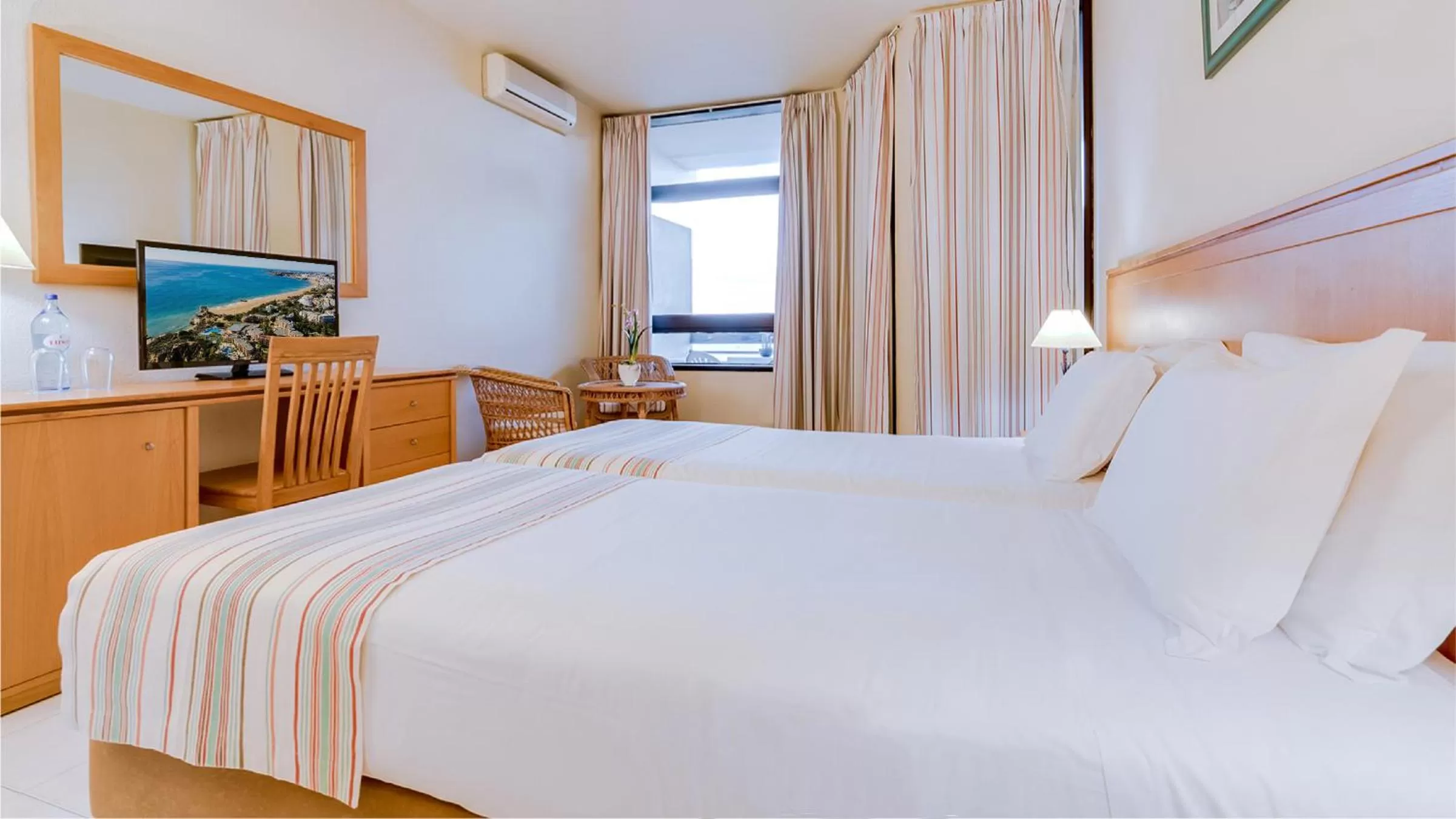 Twin Room (2 Adults + 1 Child) in Auramar Beach Resort