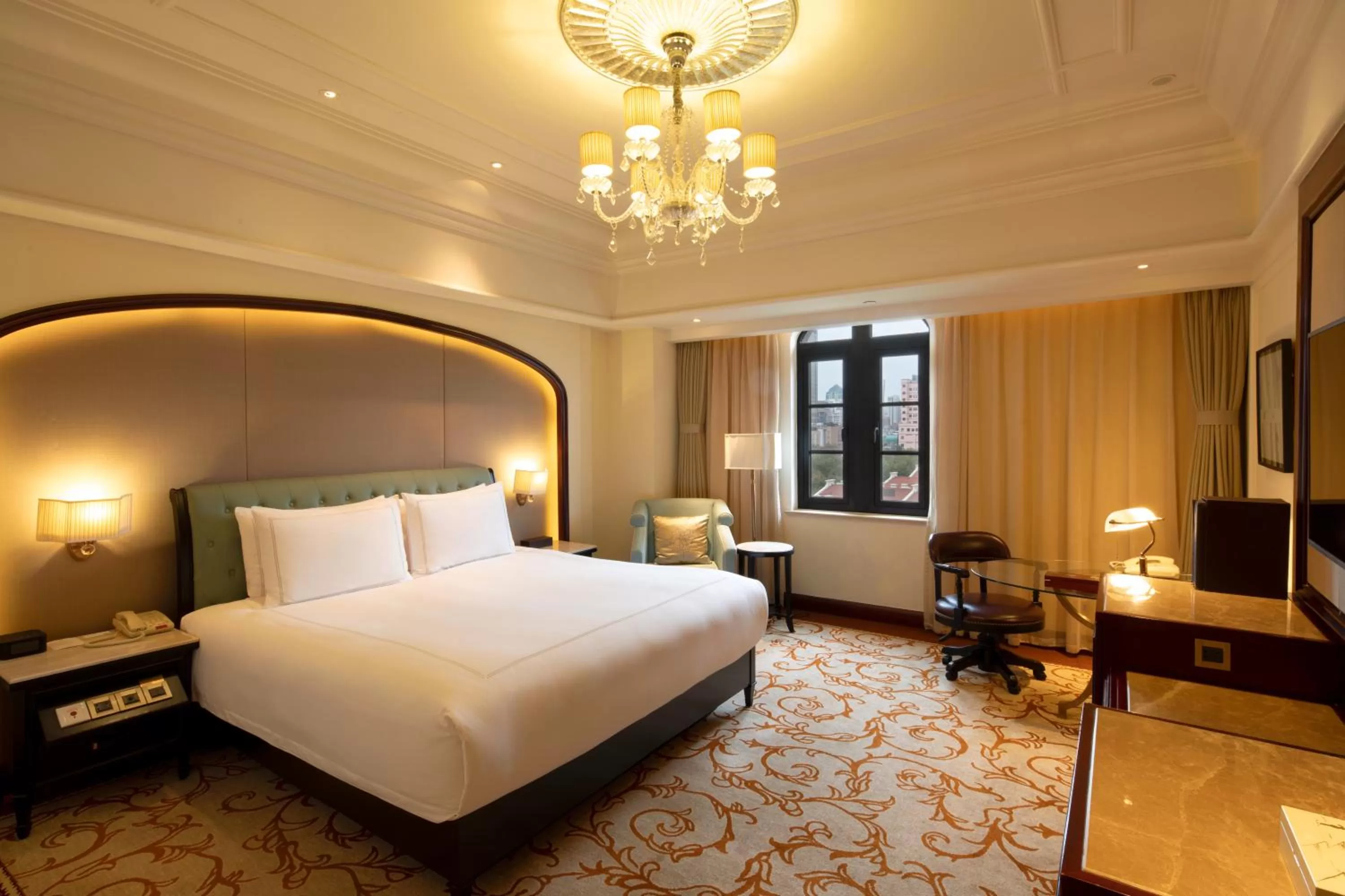 Bedroom, Bed in InterContinental Shanghai Ruijin by IHG - Downtown Historic Iconic Garden Hotel