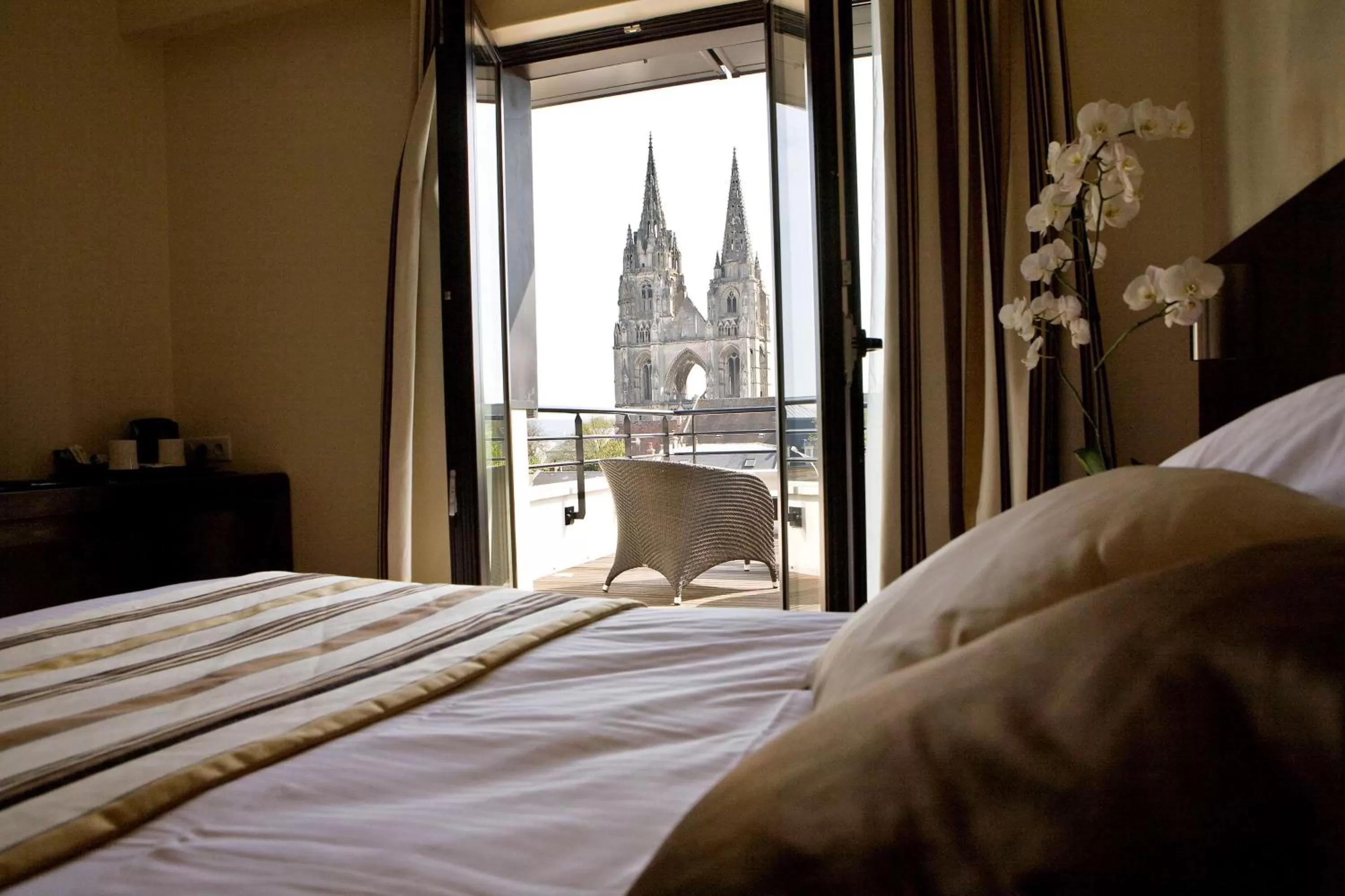 Photo of the whole room, Bed in Best Western Plus Hotel des Francs