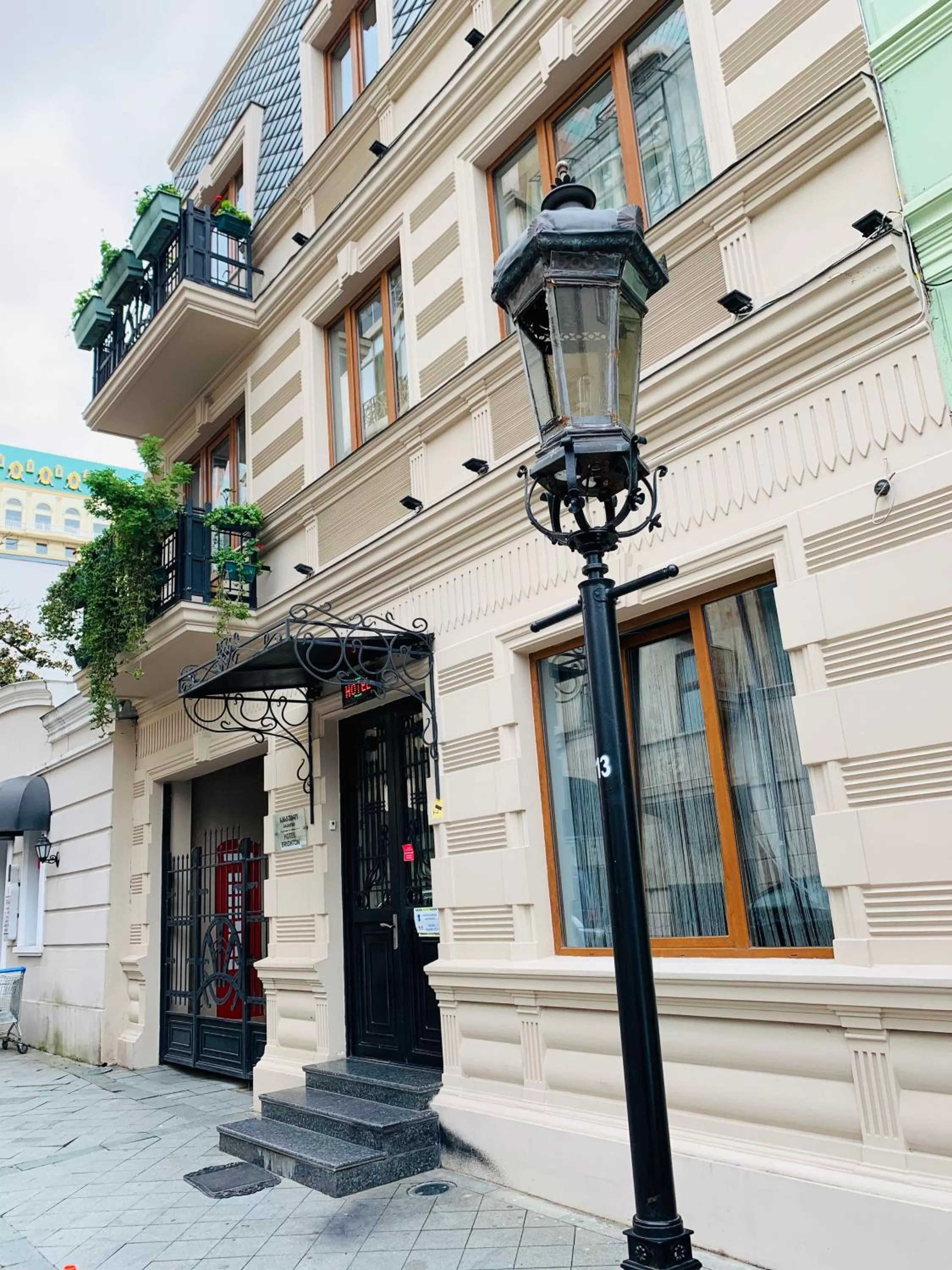 Property Building in Hotel Brighton