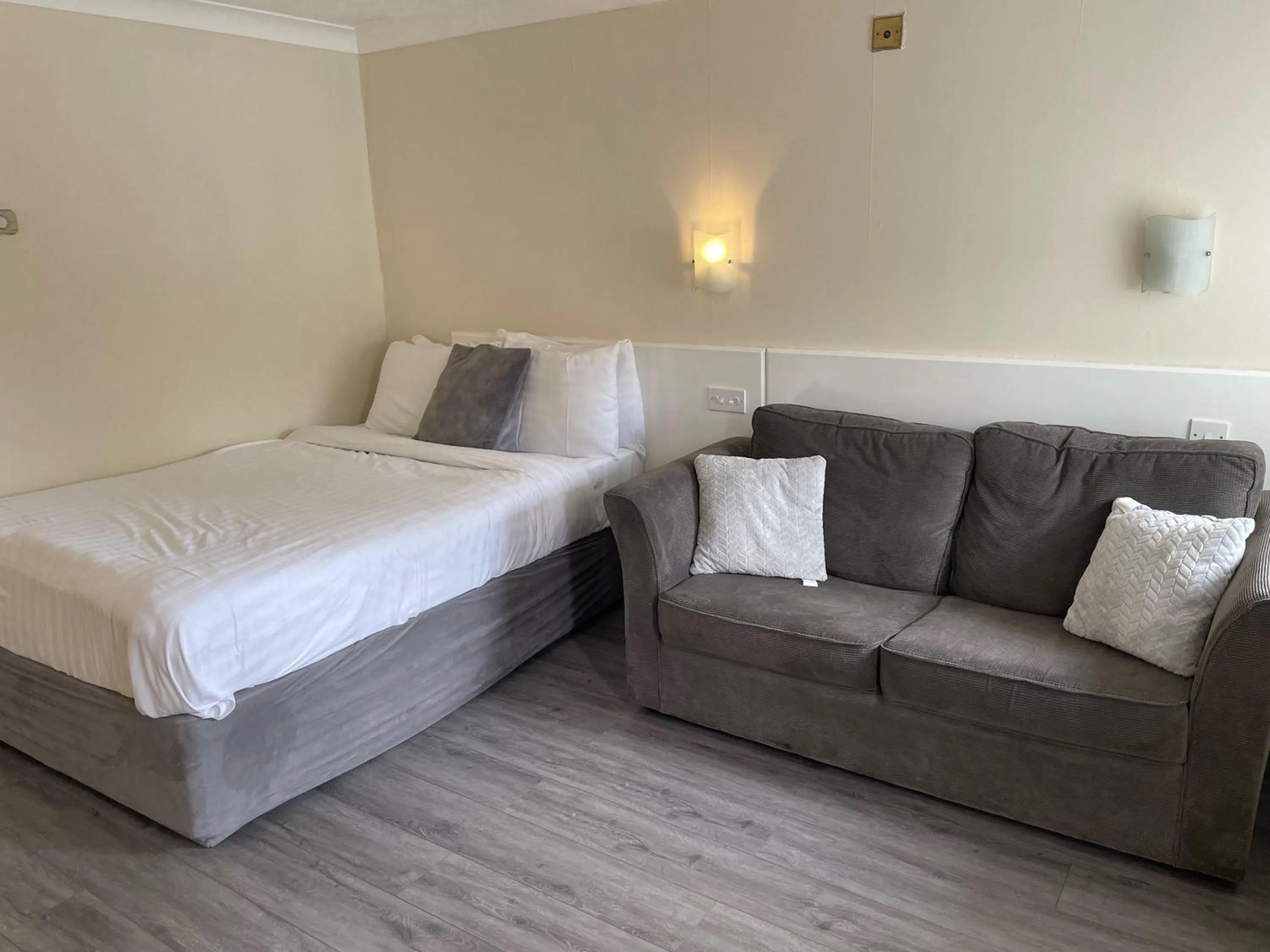 Bed in Mountain Park Hotel