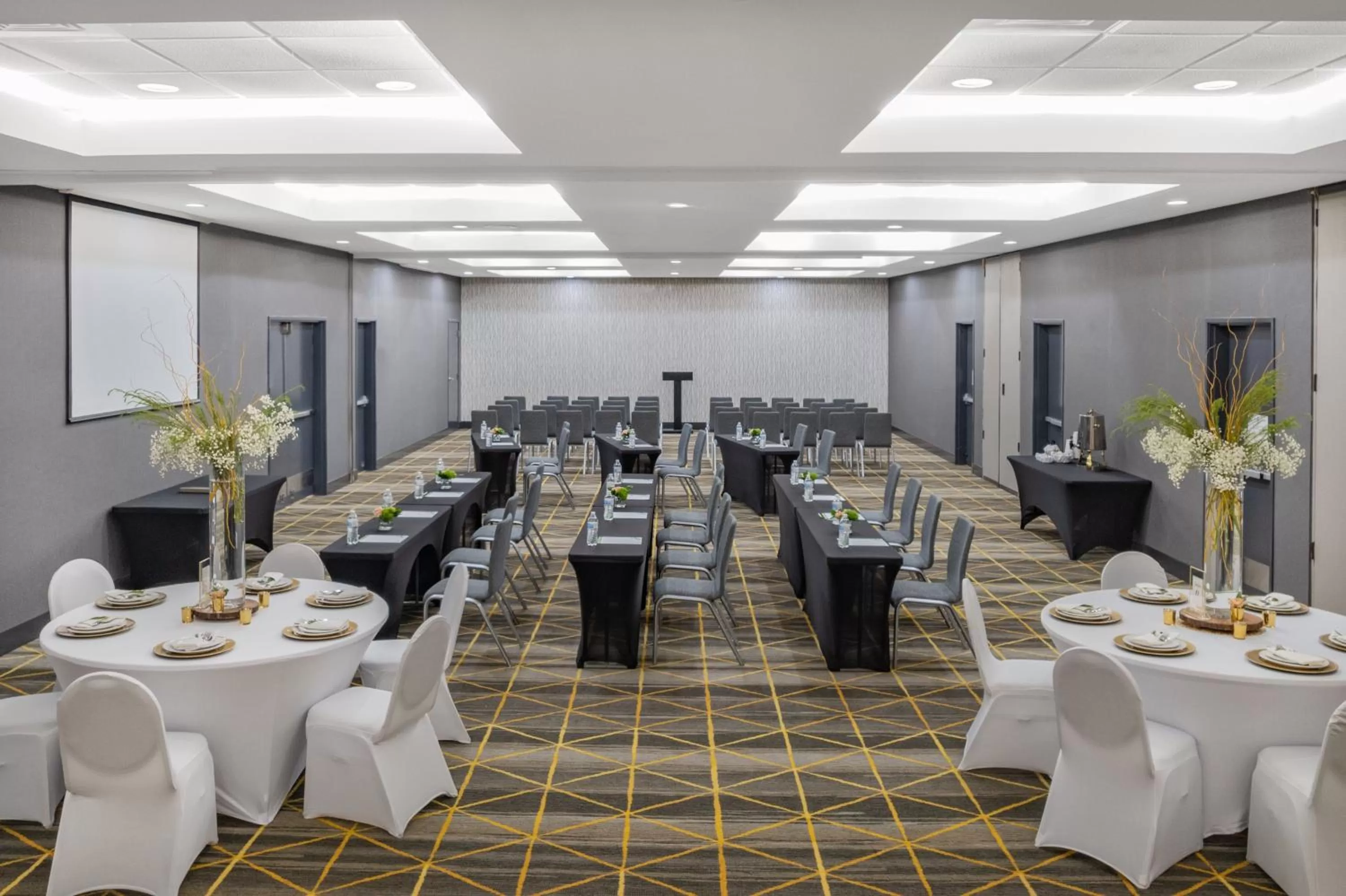 Meeting/conference room in Holiday Inn Southaven Central - Memphis by IHG