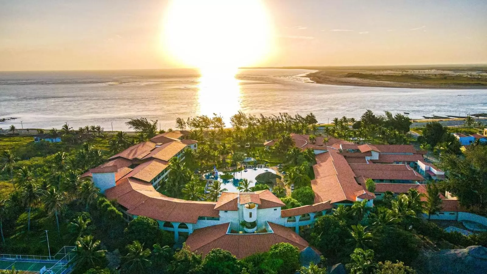 Bird's eye view in Sun City Rota das Emoções