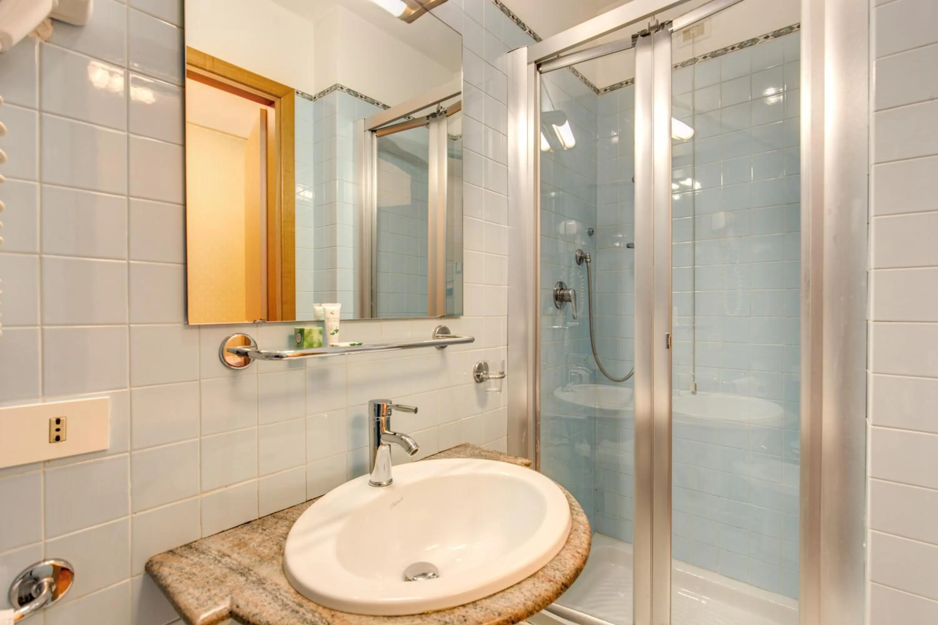 Bathroom in Flower Garden Hotel