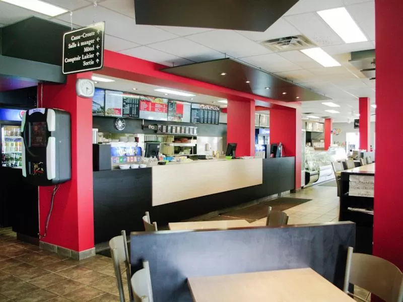 Restaurant/places to eat in Complexe Hotelier Le 55