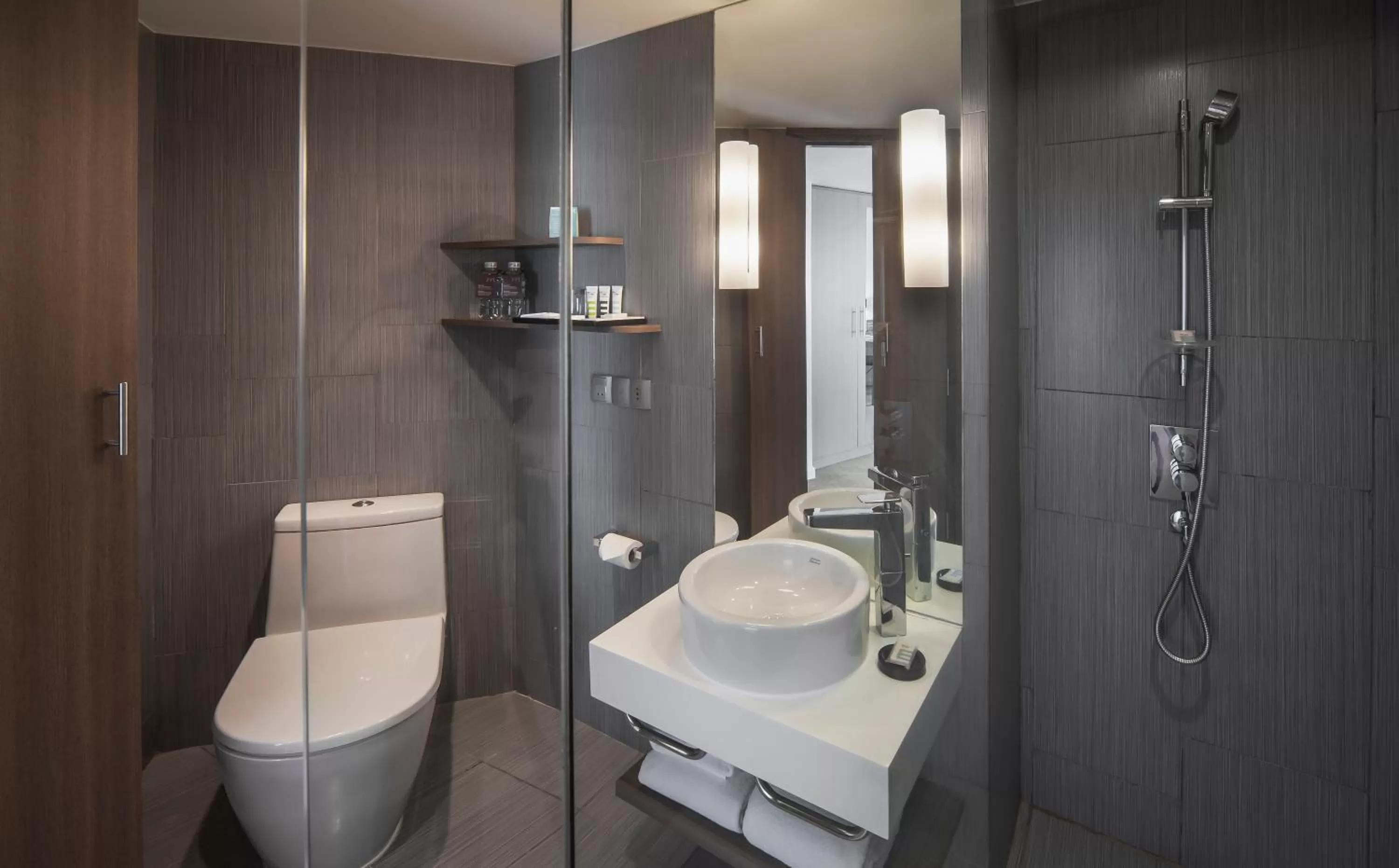 Bathroom in Mercure Hanoi La Gare Hotel