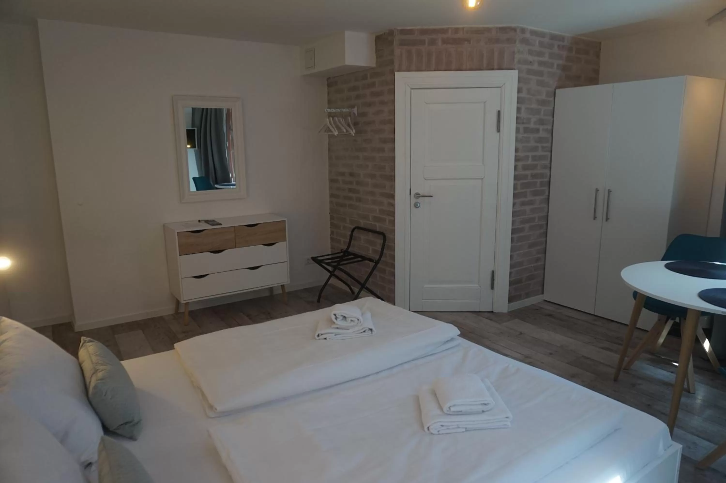 Photo of the whole room, Bed in Aparthotel Walhalla Potsdam