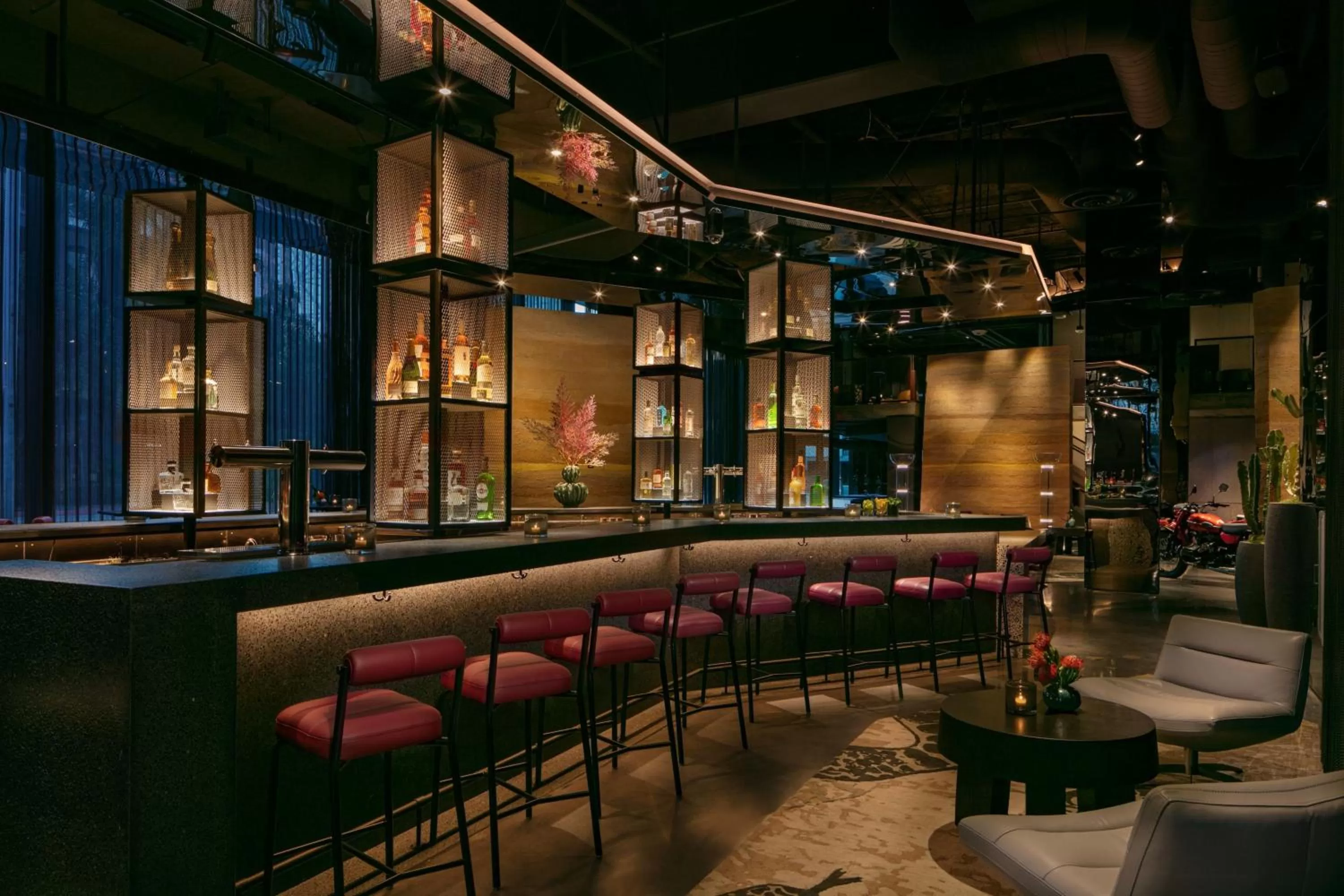 Lounge or bar in Moxy Downtown Los Angeles