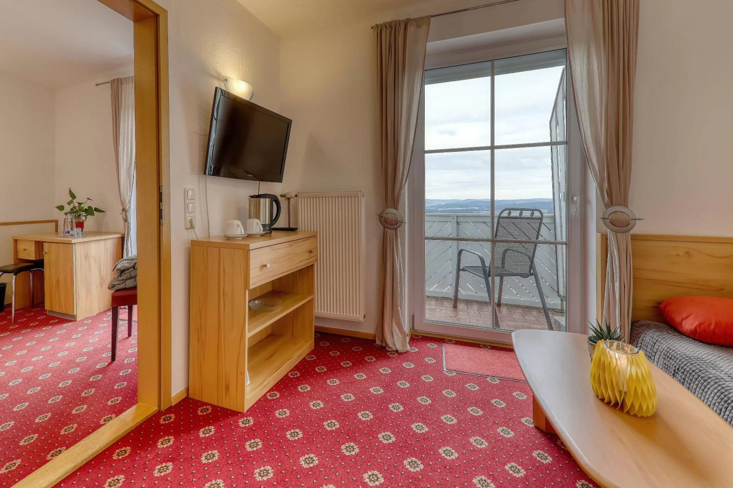 Living room, TV/Entertainment Center in Hotel "Haus am Berg"