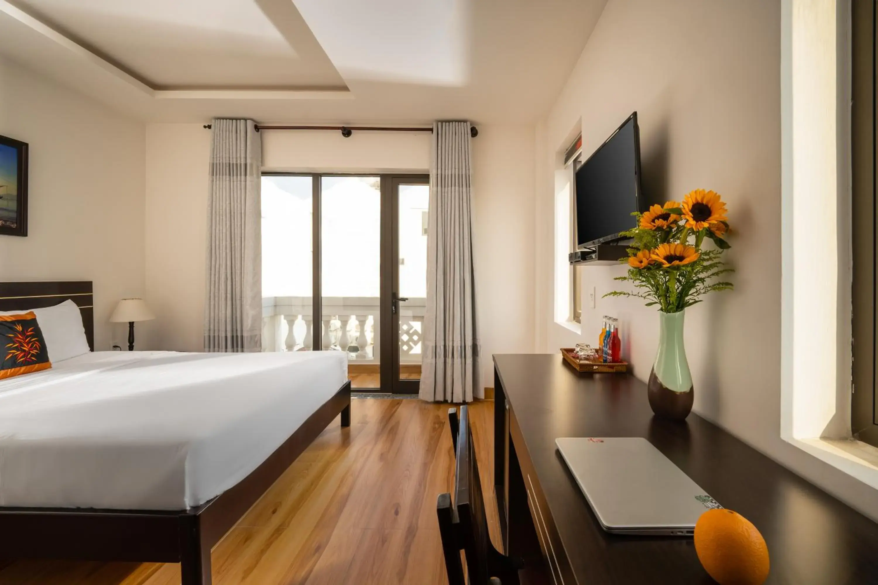 Deluxe Double Room with Balcony in Viet Long Hoi An Beach Hotel Deluxe Double Room with Balcony in Viet Long Hoi An Beach Hotel