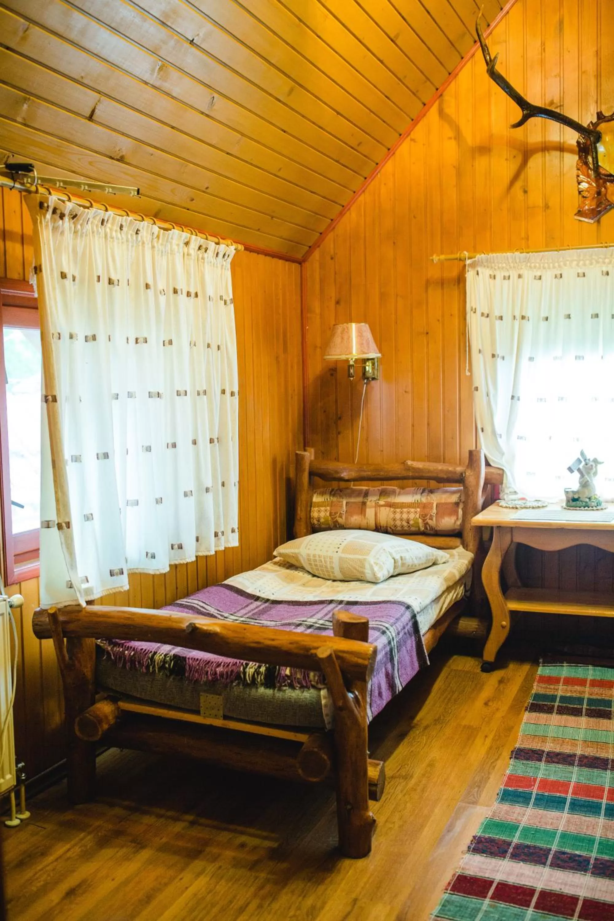 Bed in Kolyba Opryshkiv