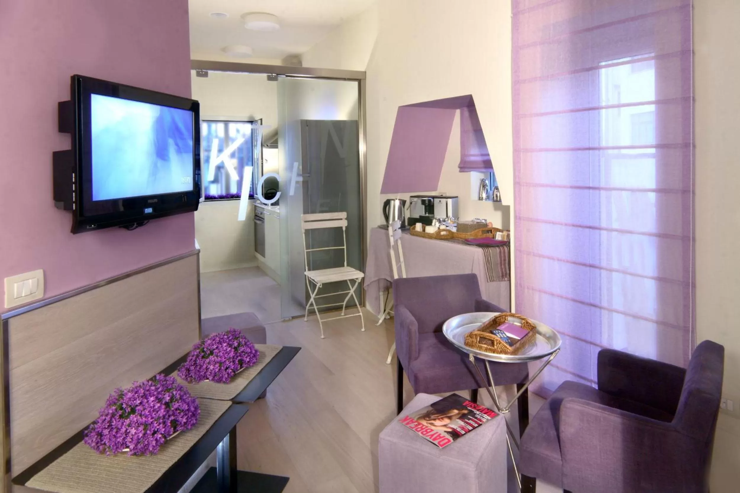 TV and multimedia in Hotel Adriano