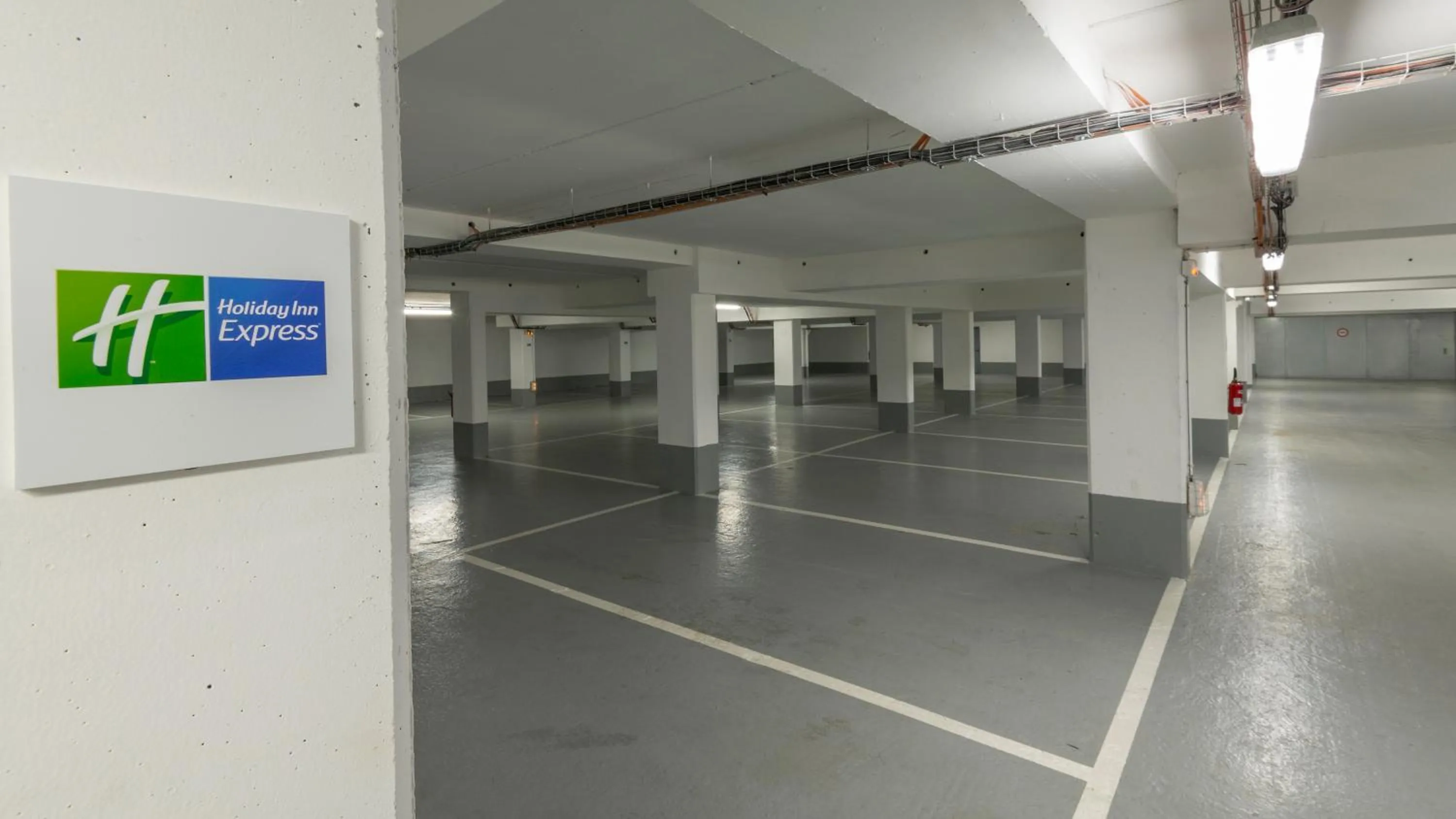 Property building in Holiday Inn Express Paris - Velizy by IHG