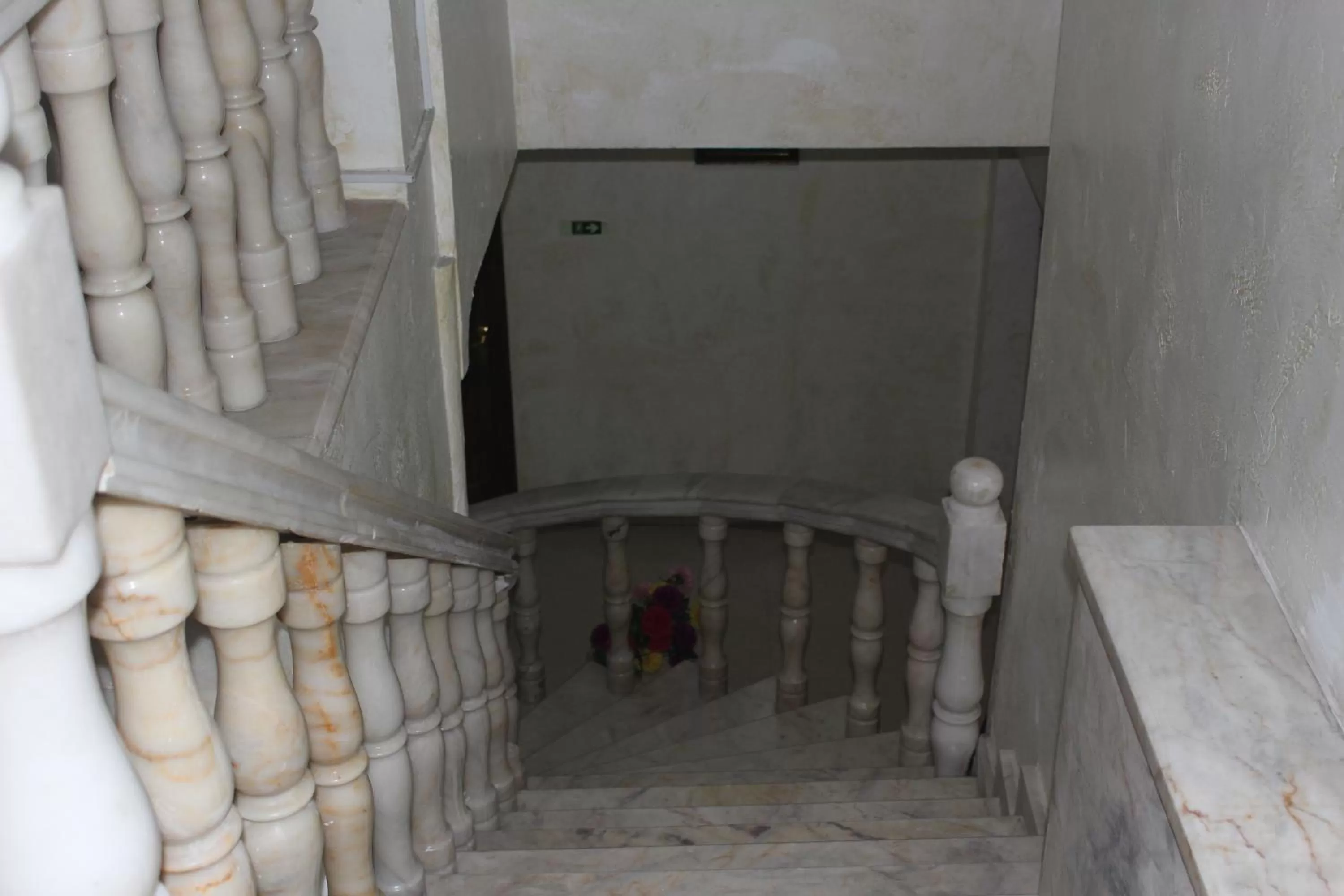 Facade/entrance in CATTALEYA