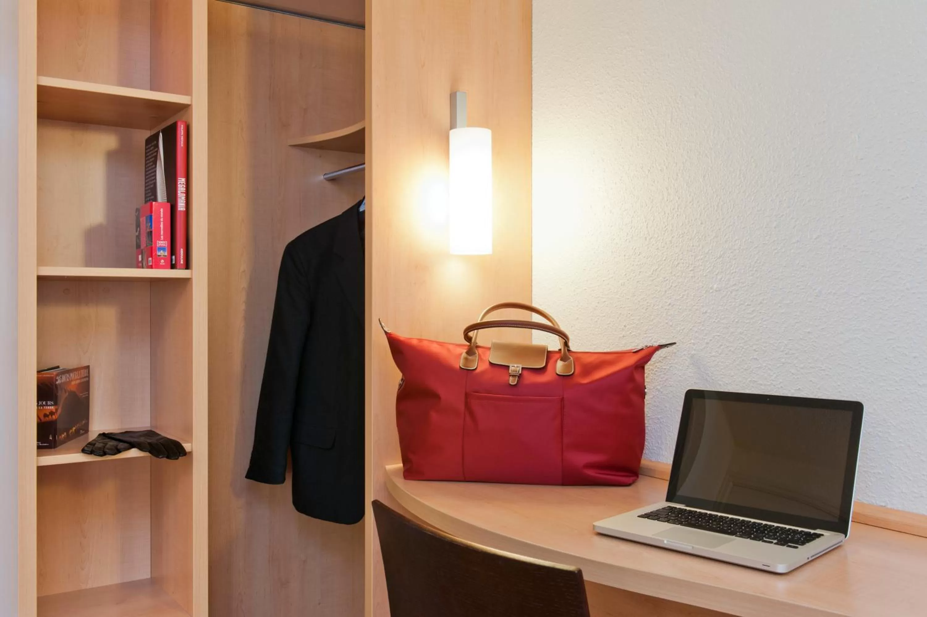 Seating area in Ibis Évry-Courcouronnes