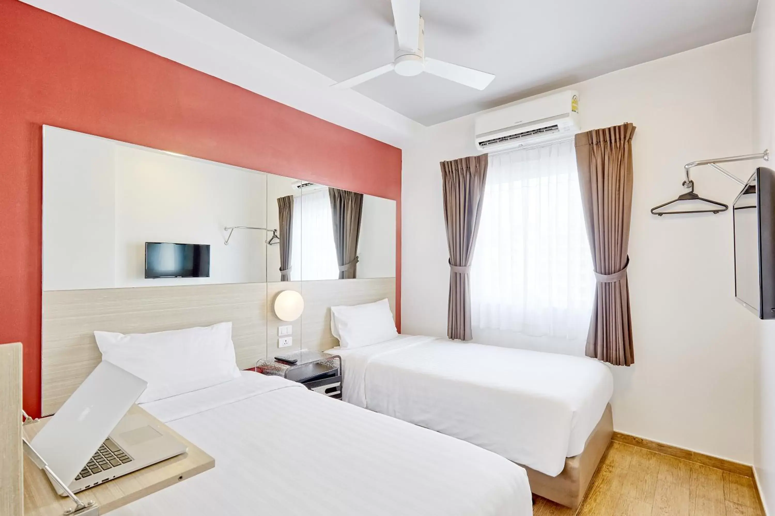 Standard Twin Room in Red Planet Bangkok Asoke - SHA Extra Plus Standard Twin Room in Red Planet Bangkok Asoke - SHA Extra Plus