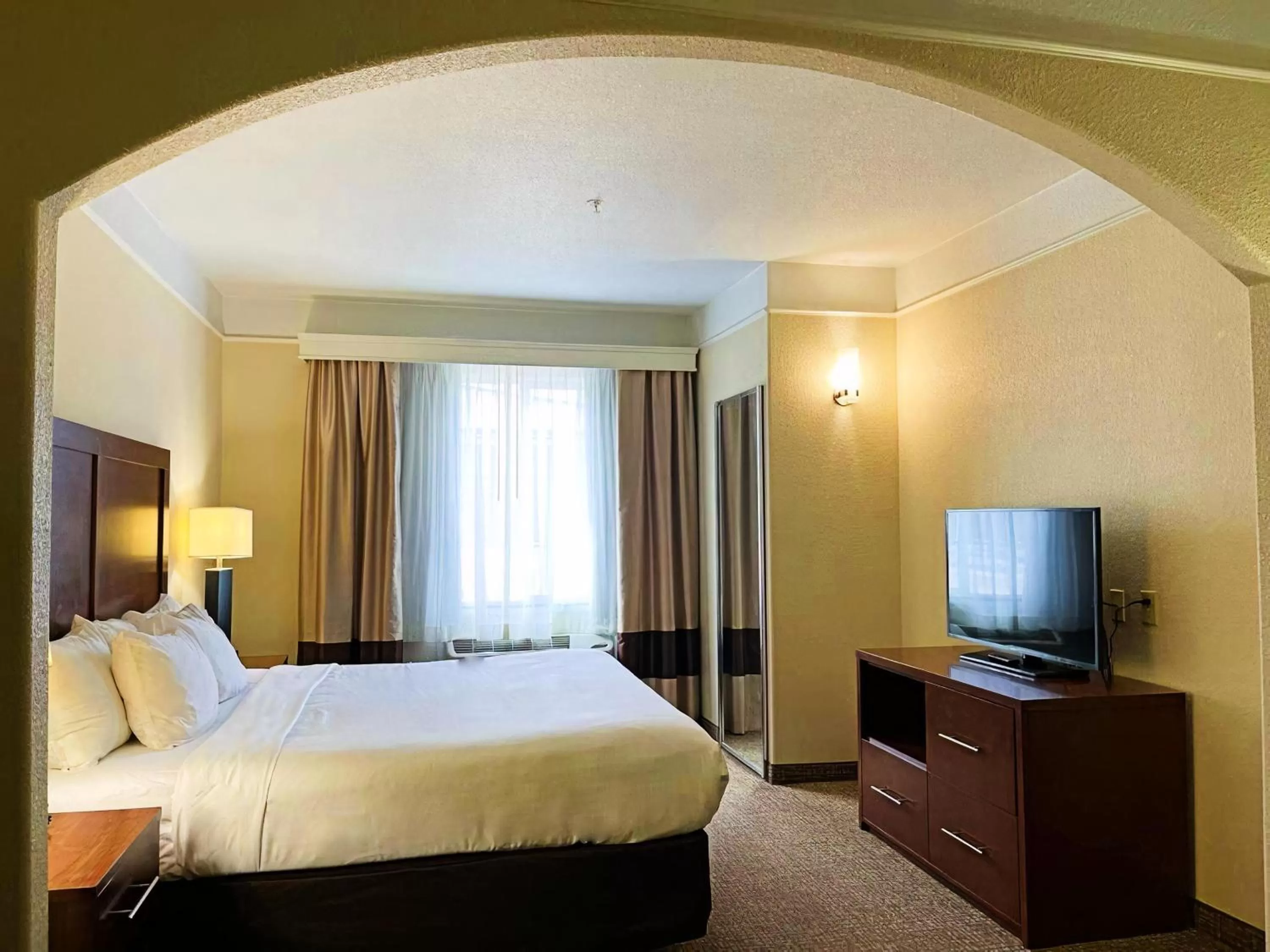 Bed in Comfort Inn & Suites, Odessa I-20