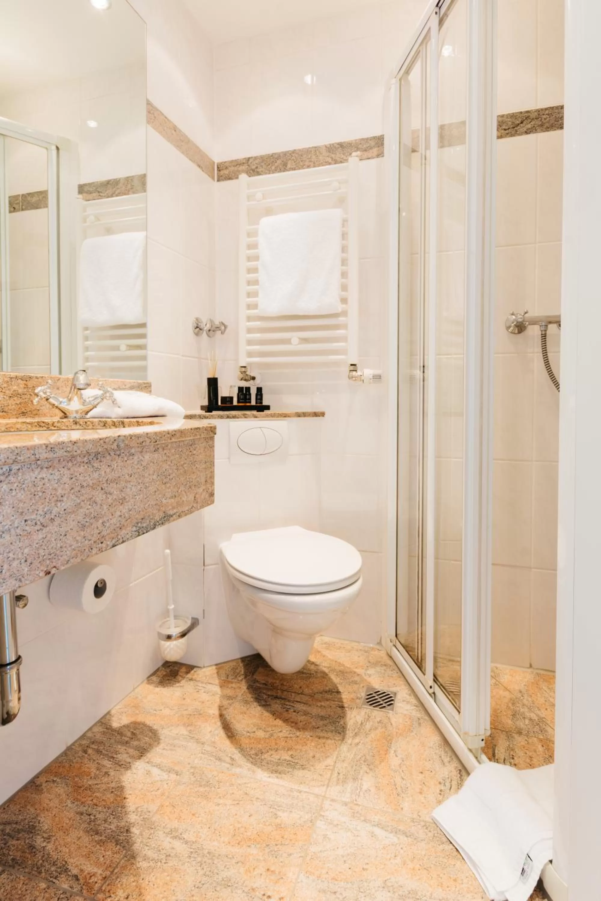 Bathroom in Parkhotel FRITZ am Brunnen