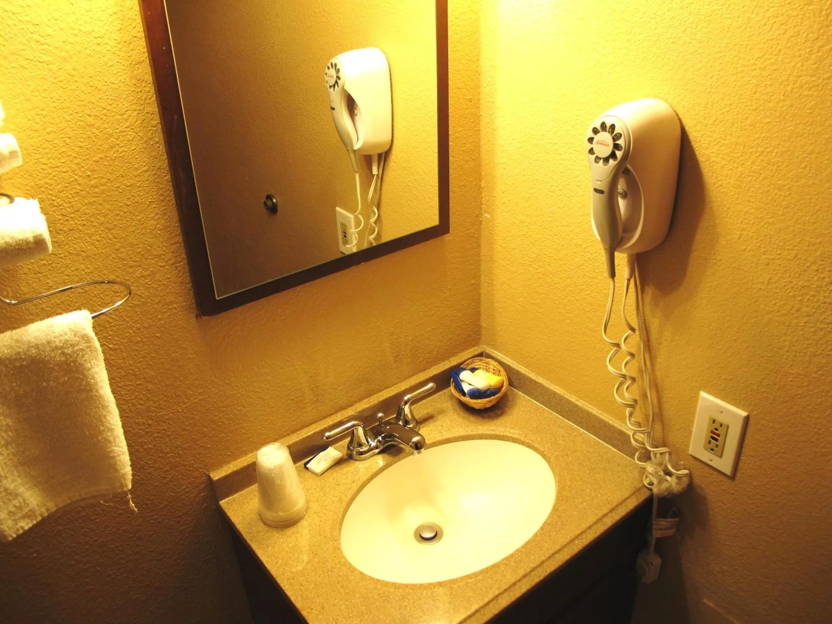 Bathroom in Merrill Field Inn