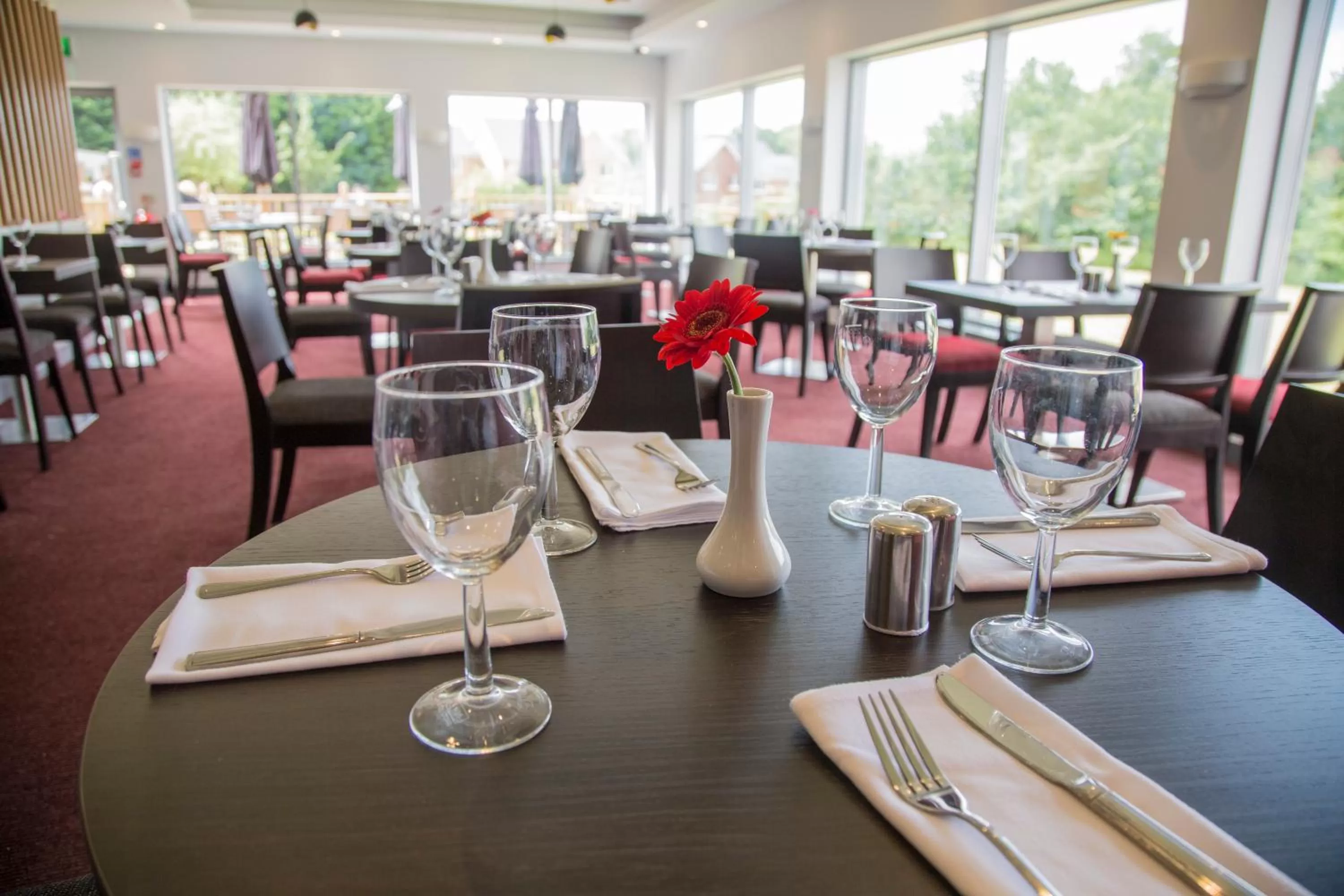 Restaurant/places to eat in Ramada Milton Keynes