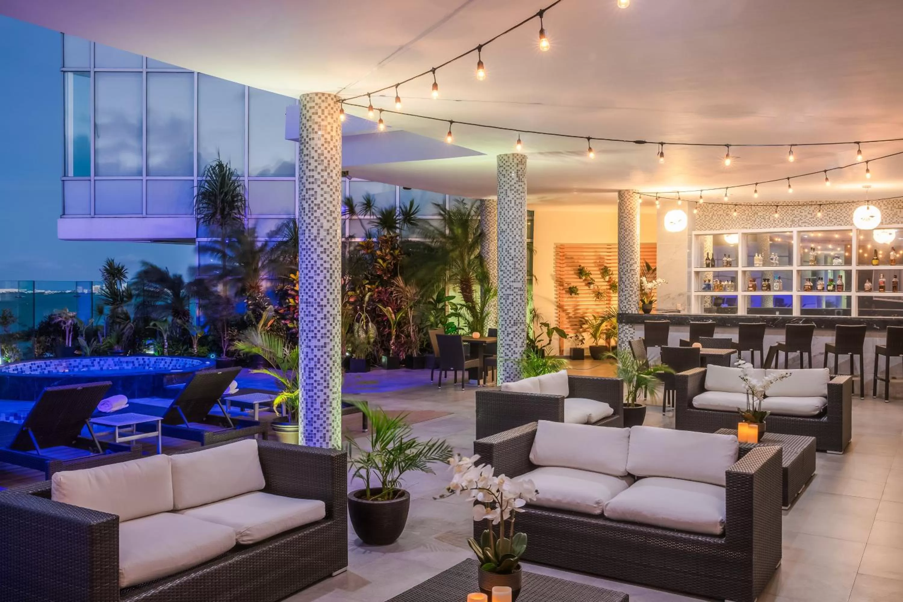 Property building in Fiesta Inn Cancun Las Americas