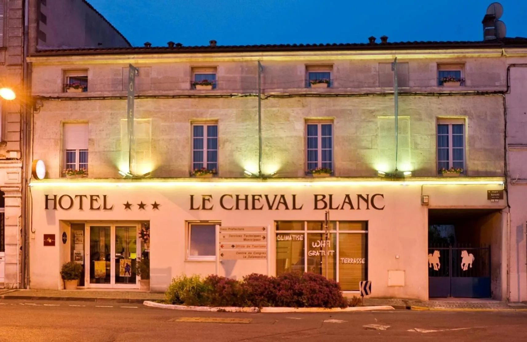 Property building in Cit'Hotel Le Cheval Blanc, Cognac Centre