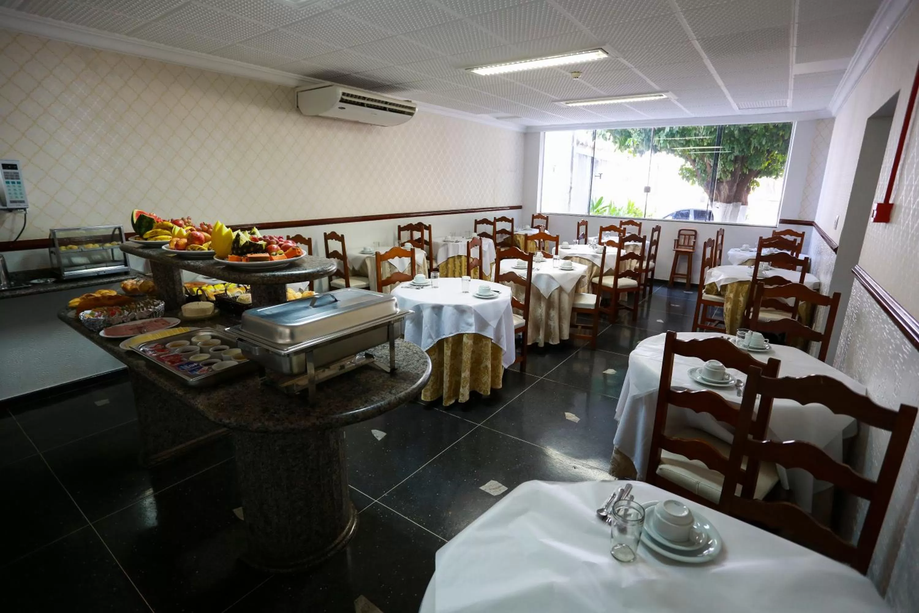 Restaurant/Places to Eat in Bandeirantes Hotel