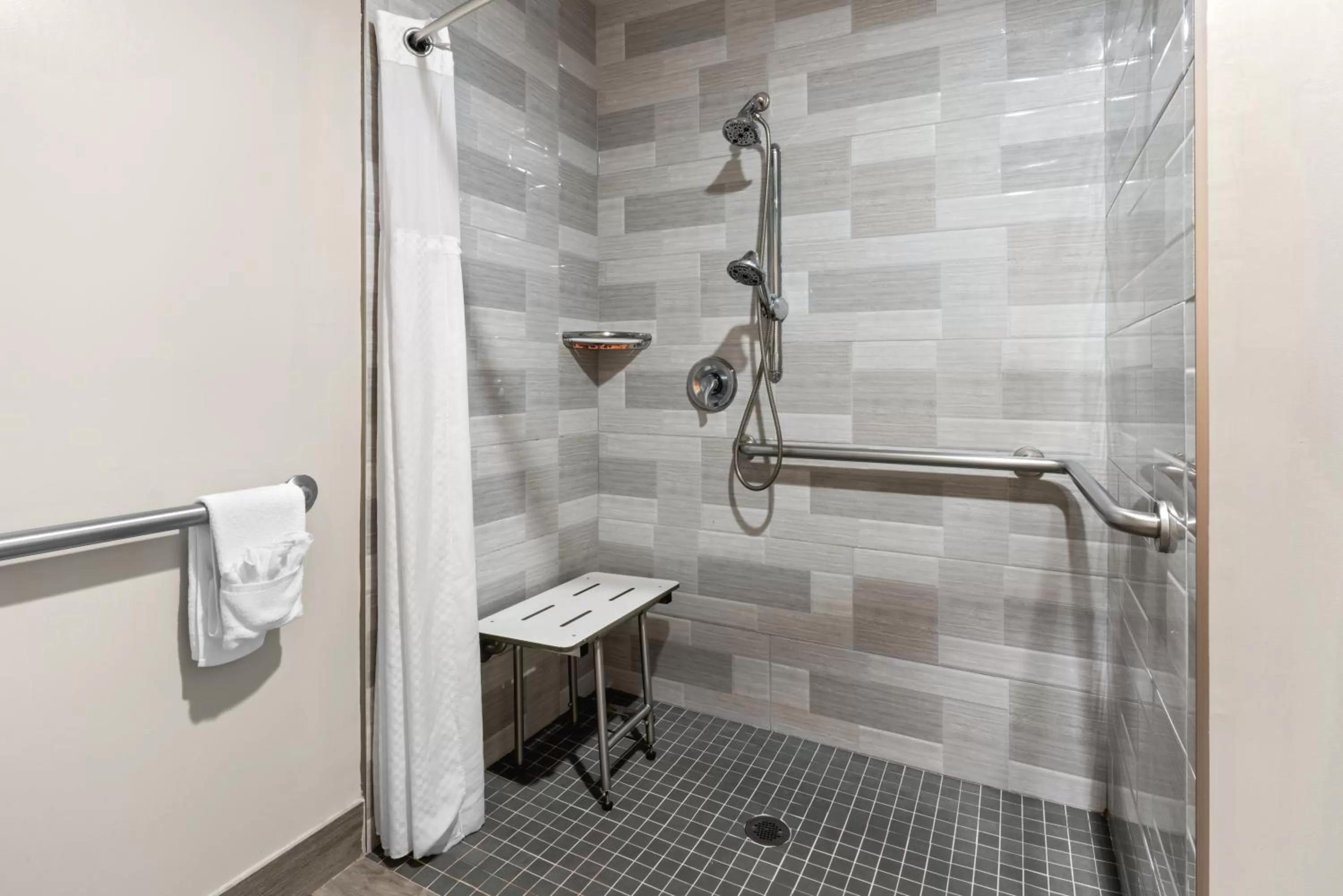 Bathroom in Hotel Aura SFO Airport FREE SHUTTLE