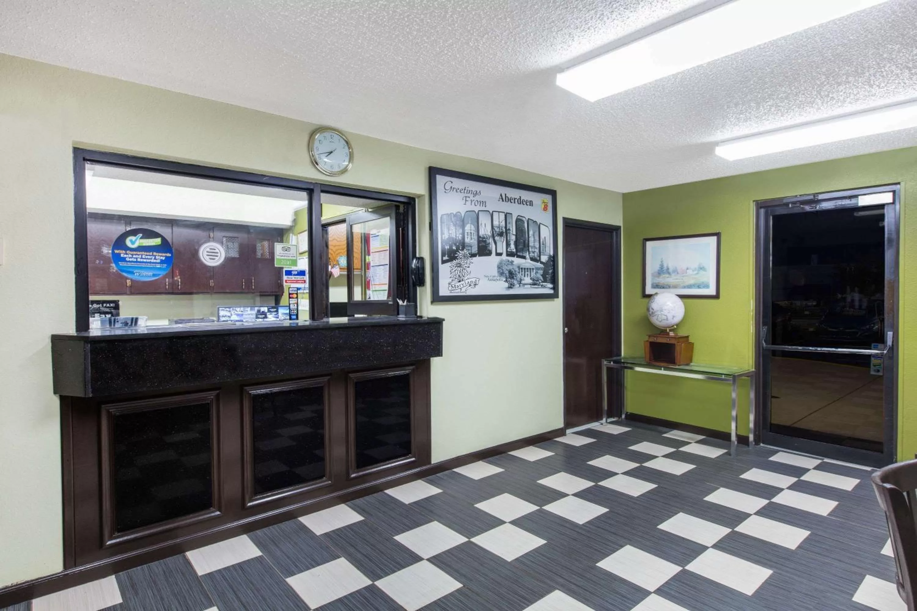 Lobby or reception in Super 8 by Wyndham Aberdeen MD