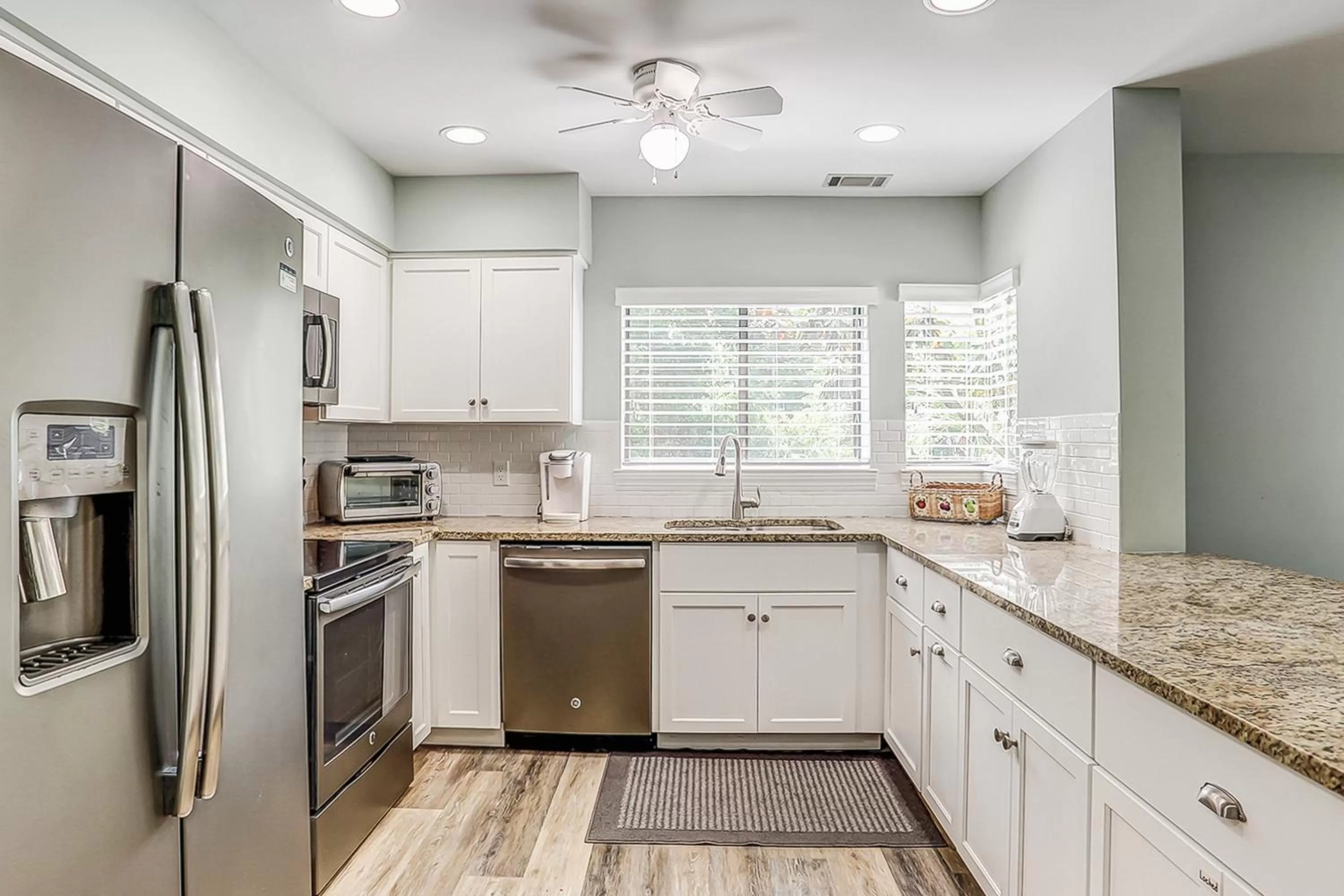 Kitchen/Kitchenette in Springwood Villas 14