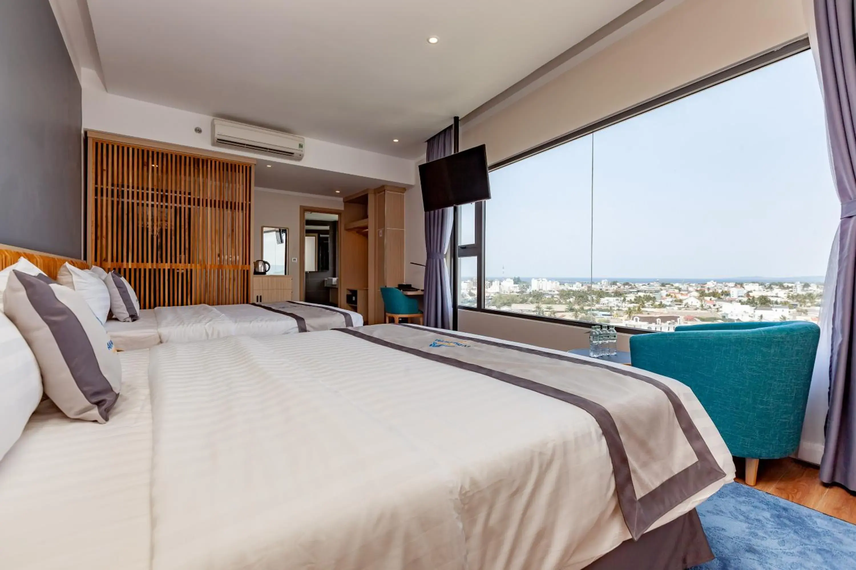 Deluxe Family Room in An Phu Hotel Deluxe Family Room in An Phu Hotel