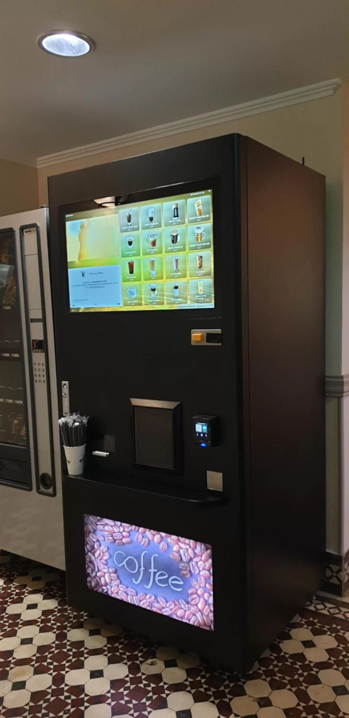 Communal lounge/ TV room in Castelli Hotel Nicosia