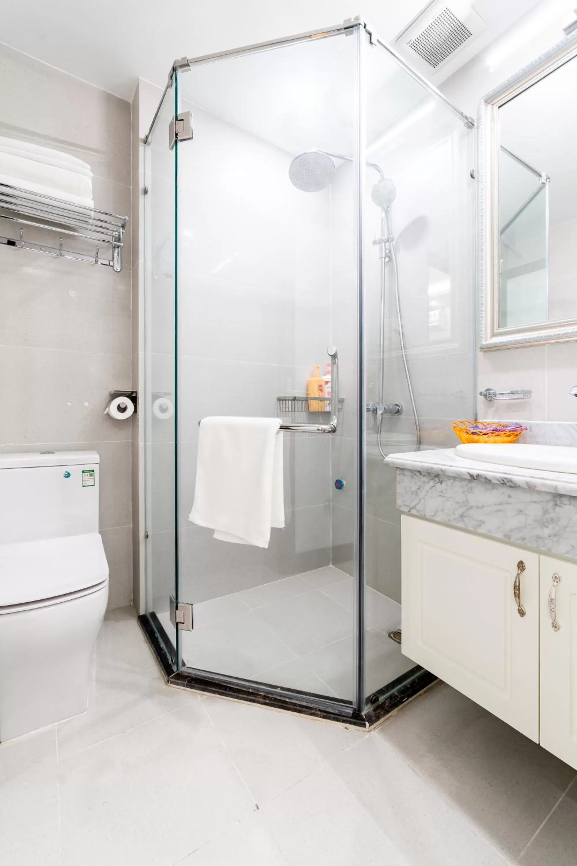 Shower in Rosee Apartment Hotel