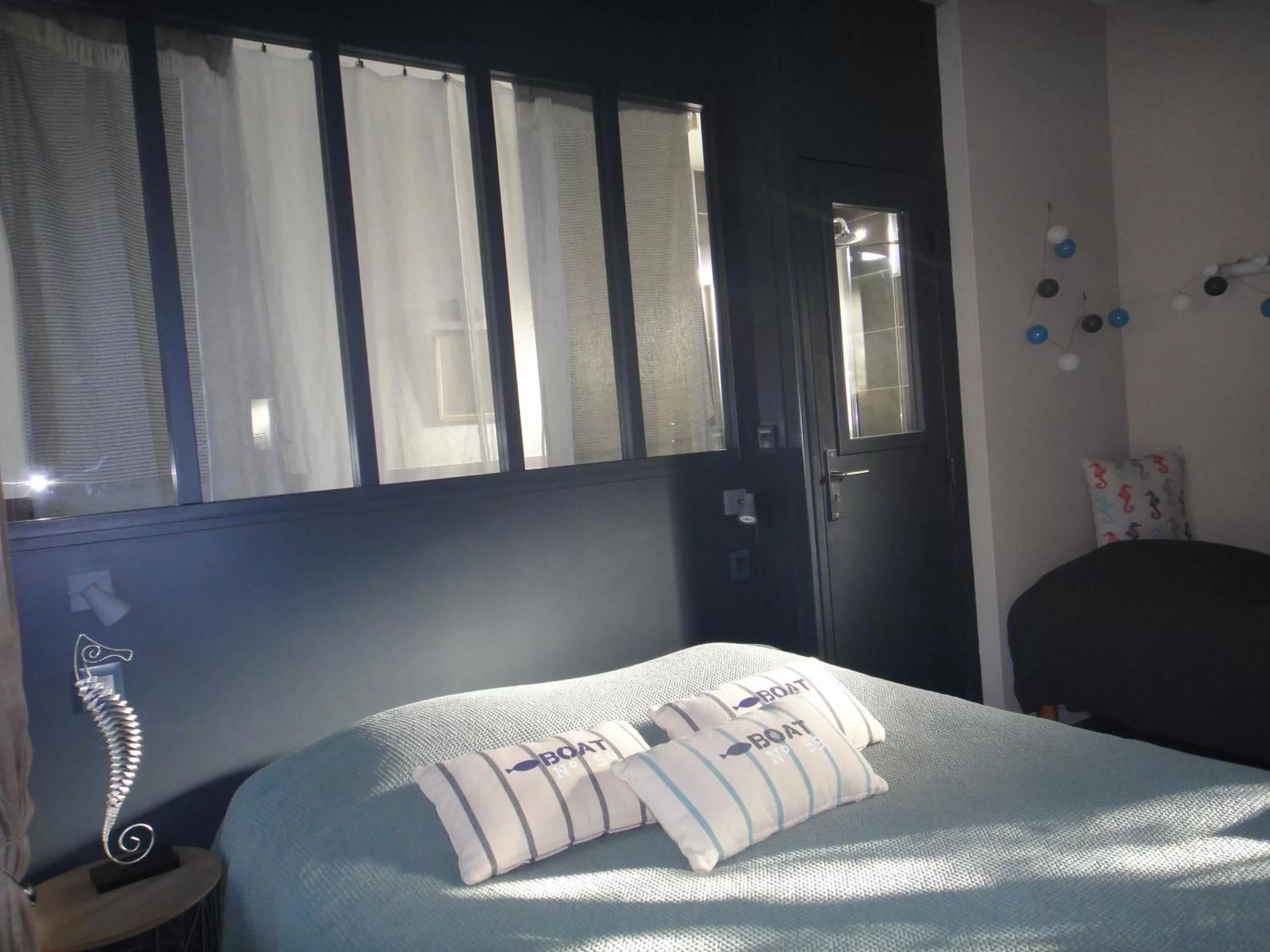 Photo of the whole room, Bed in Le mas Normand