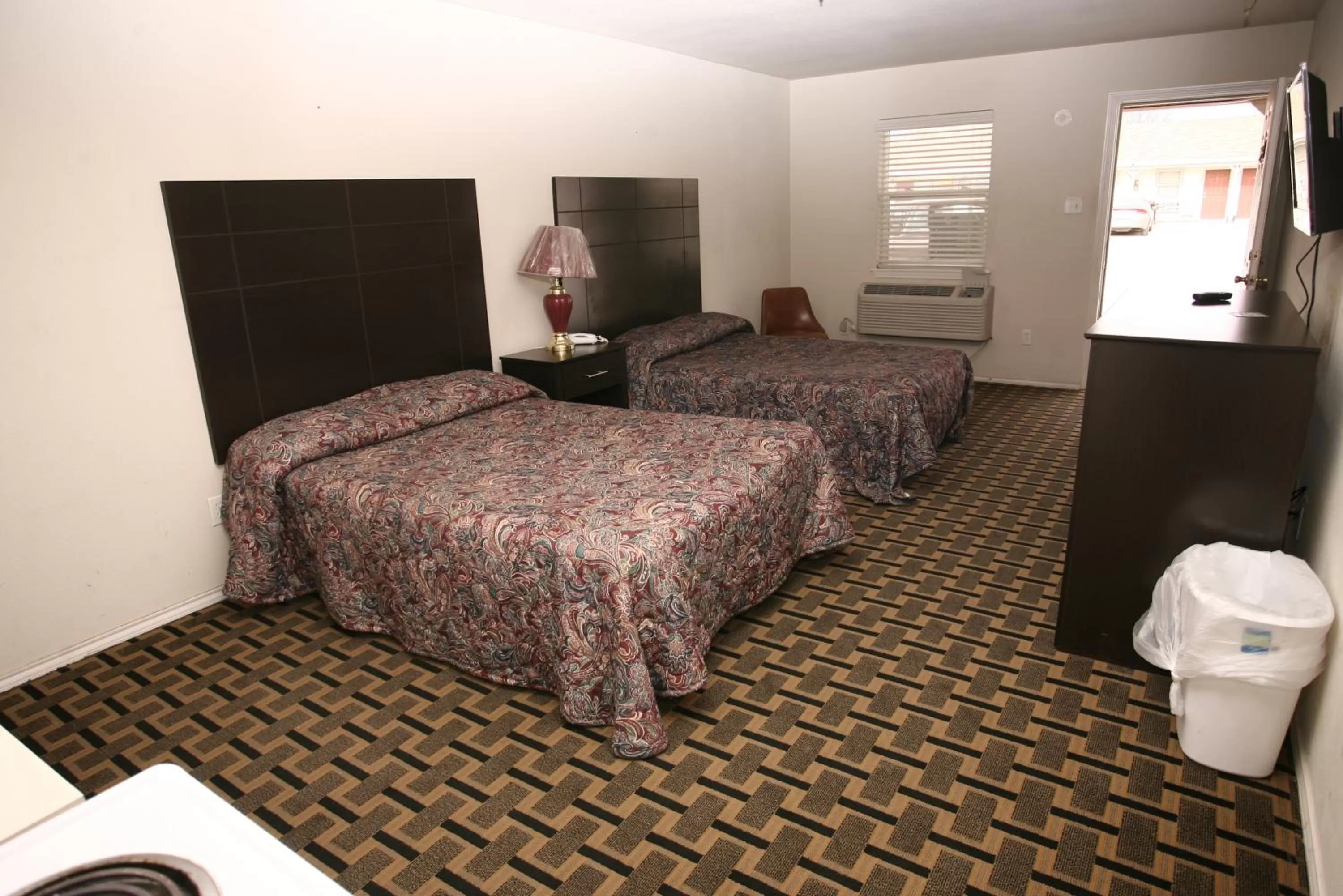 Bed in Andrews Motor Inn