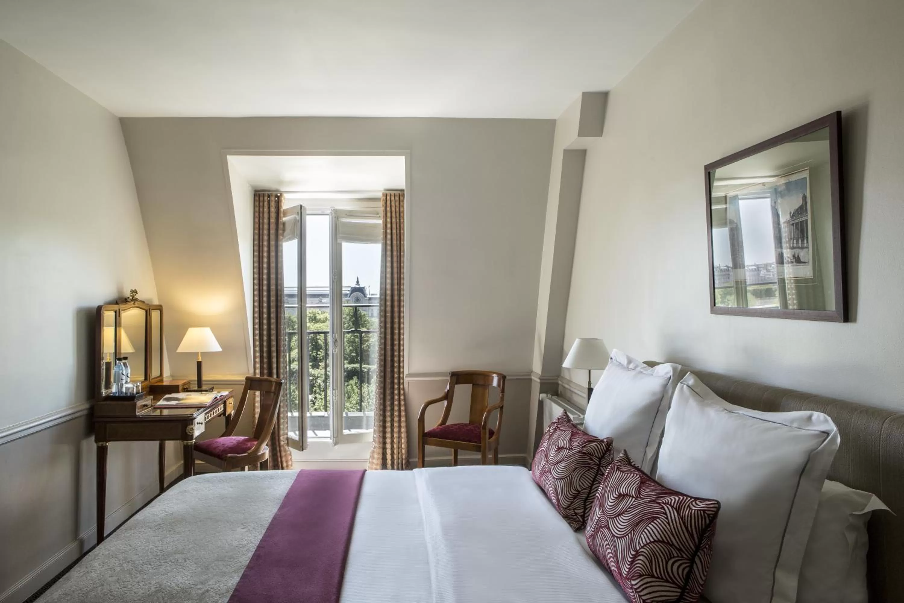 Day, Bed in Hôtel Brighton - Esprit de France