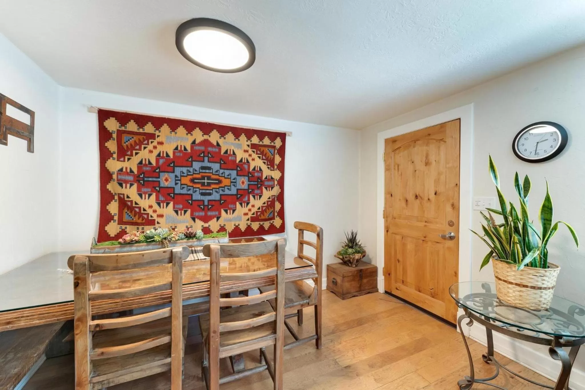 Dining area in Stone Lizard Lodge