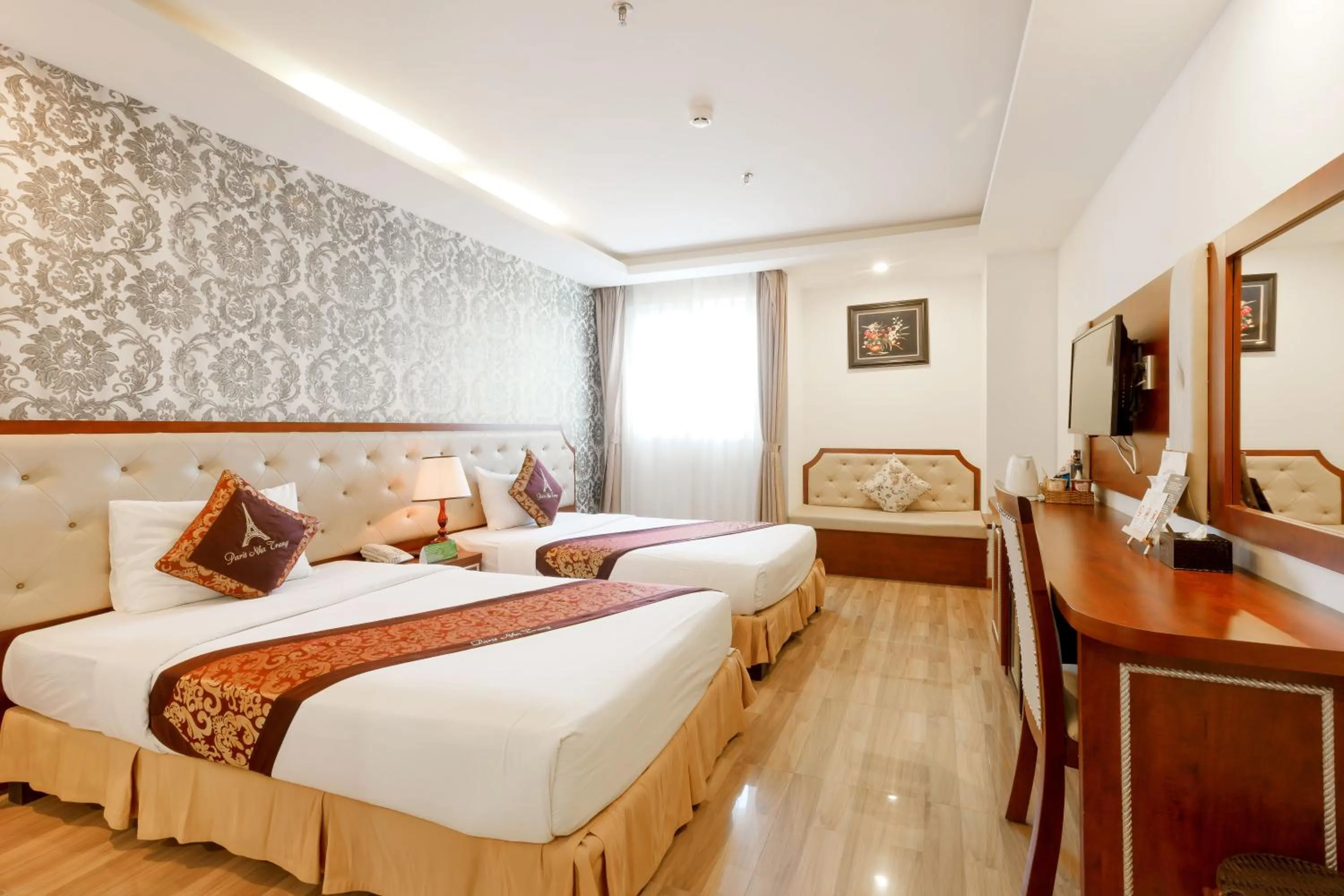 Deluxe Twin Room with City View in Paris Nha Trang Hotel