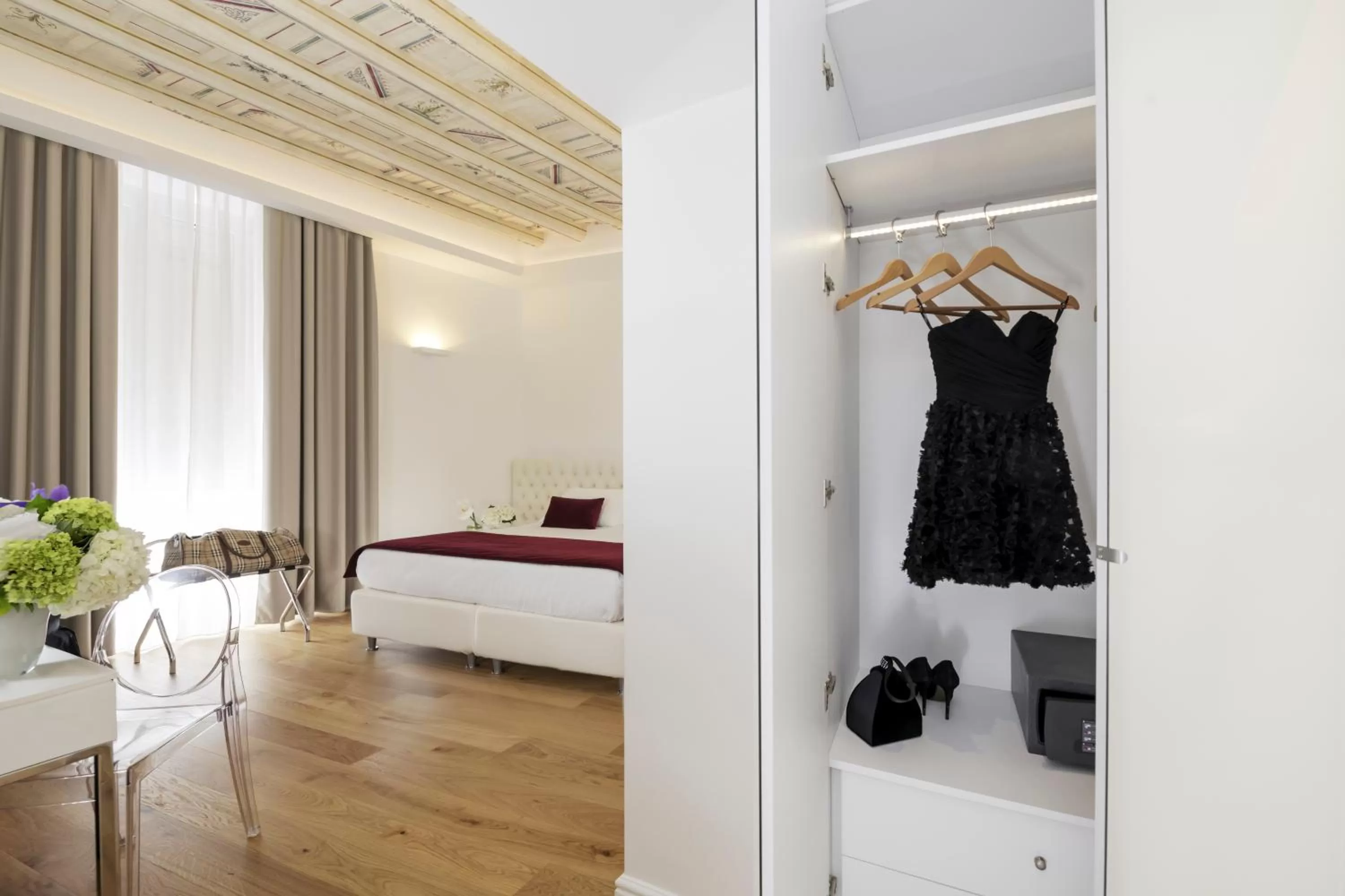 Other, Bed in Hotel Navona