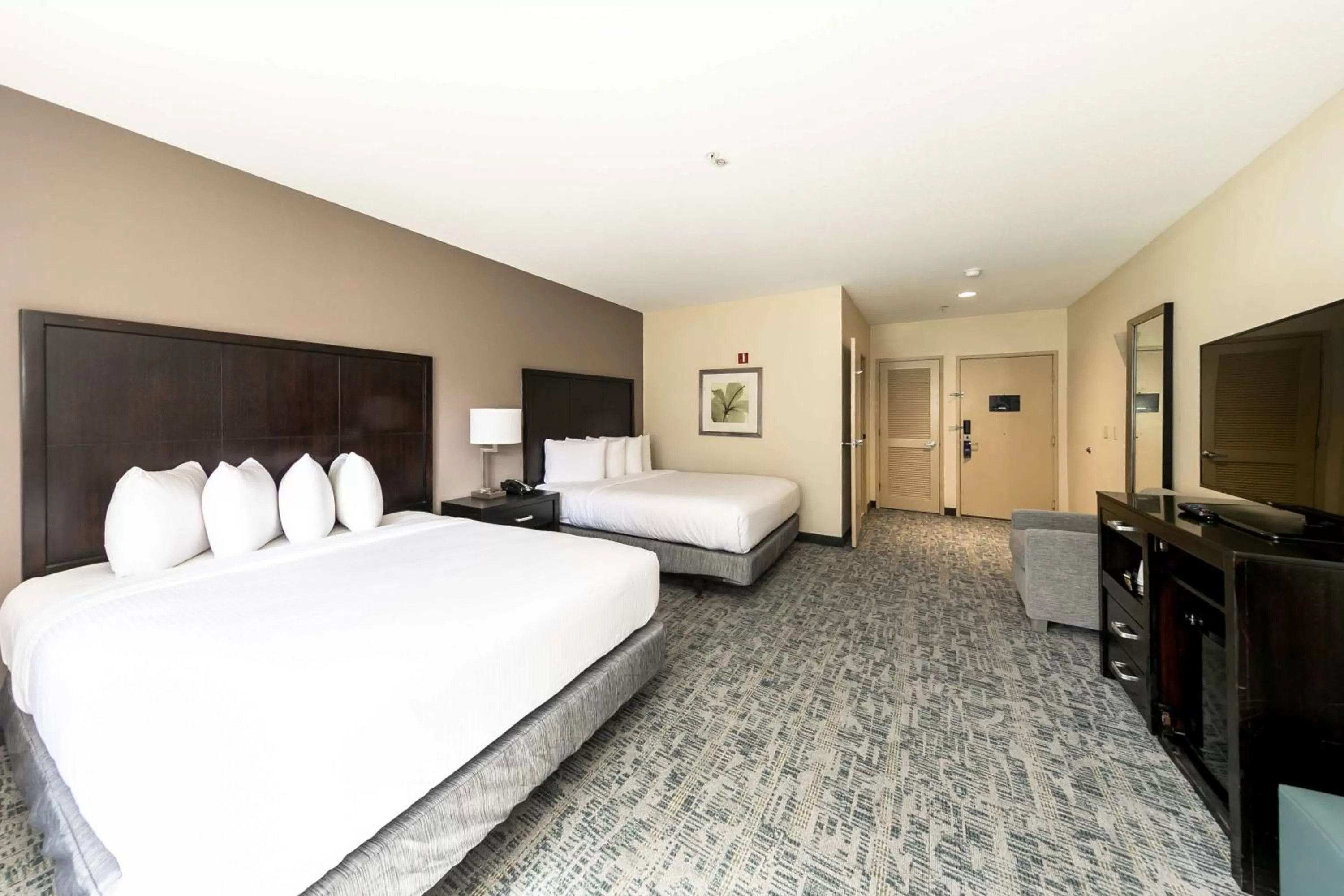 Bedroom, Bed in Best Western Inn & Suites San Diego Zoo -SeaWorld Area