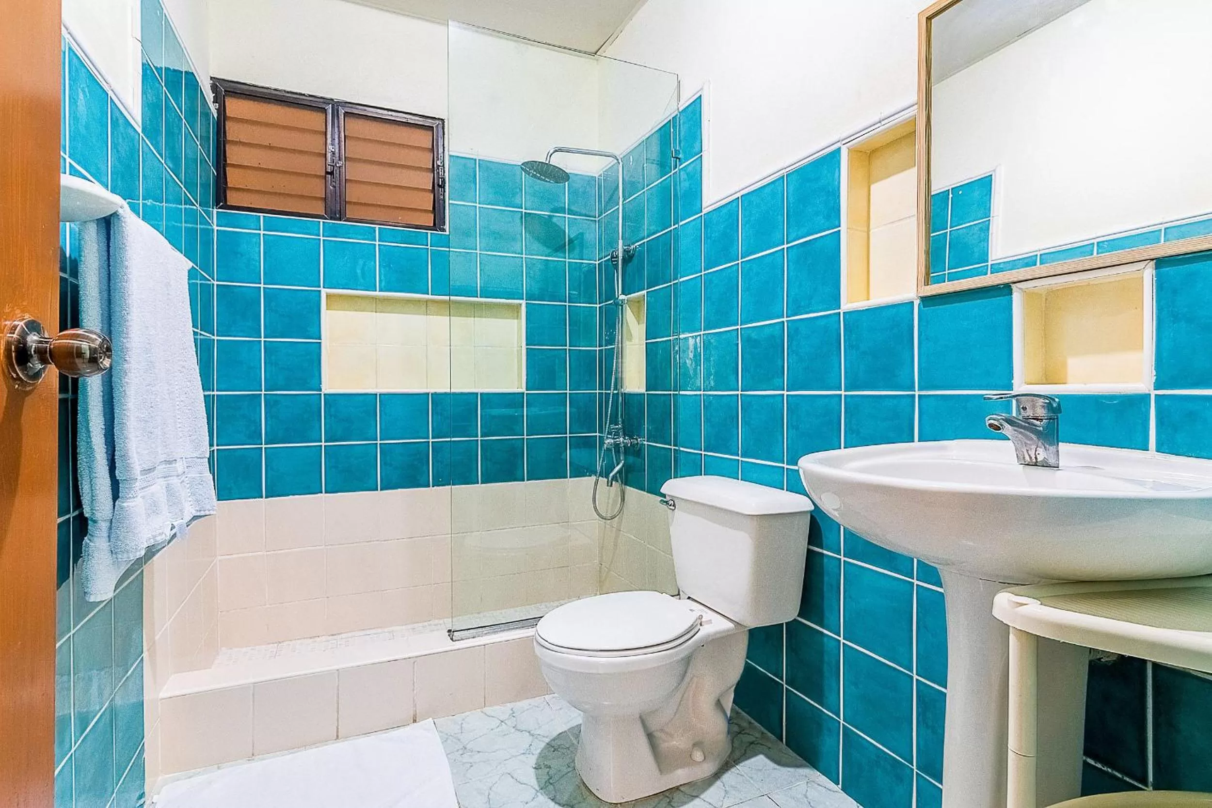 Bathroom in D'Piero Hotel