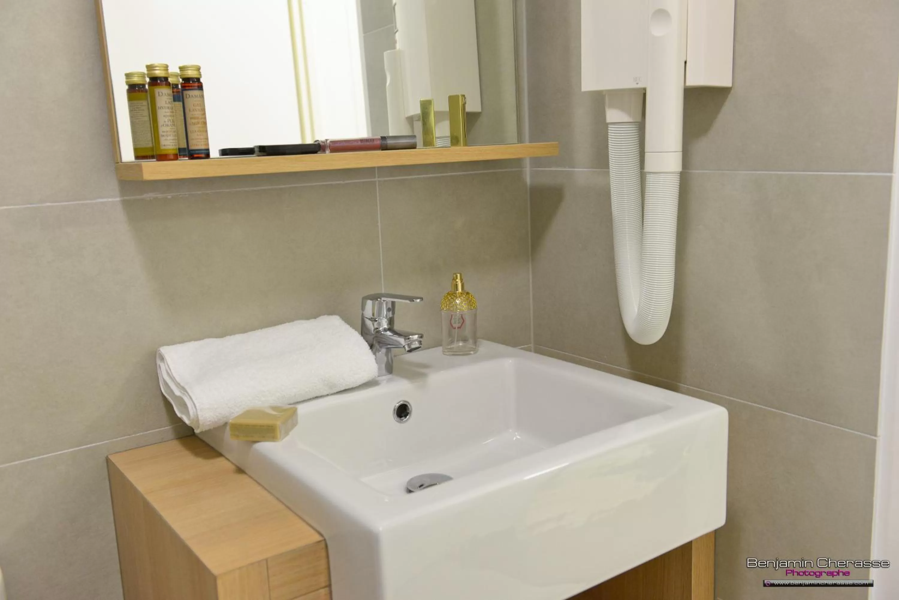 Bathroom in Apparthotel Privilodges Carré de Jaude