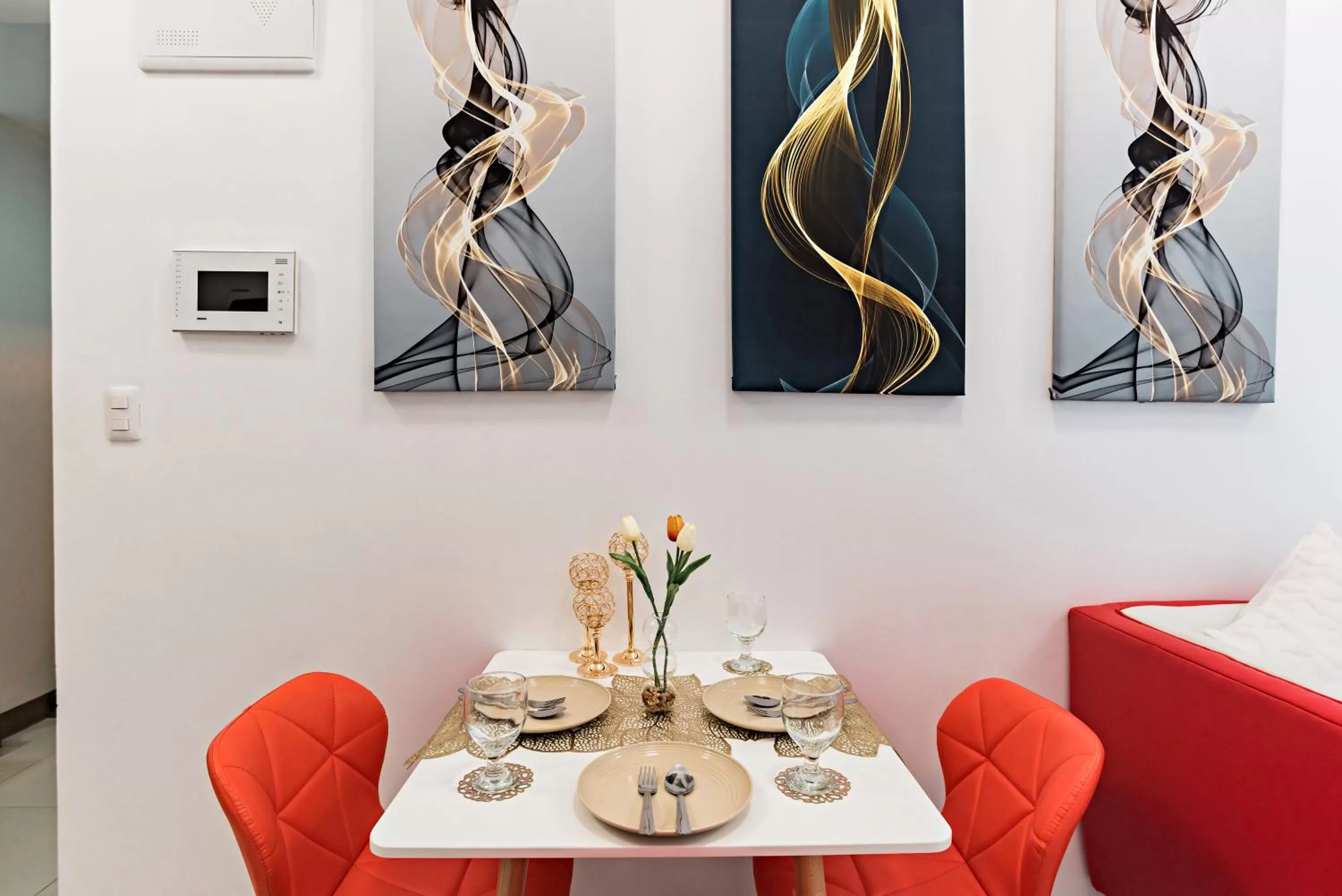 Seating area in 1BR Suite in Uptown BGC