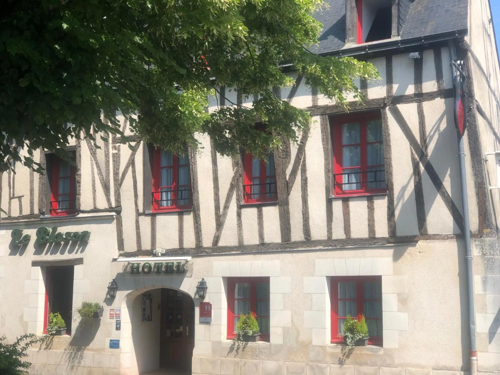 Property building in Hôtel Le Blason