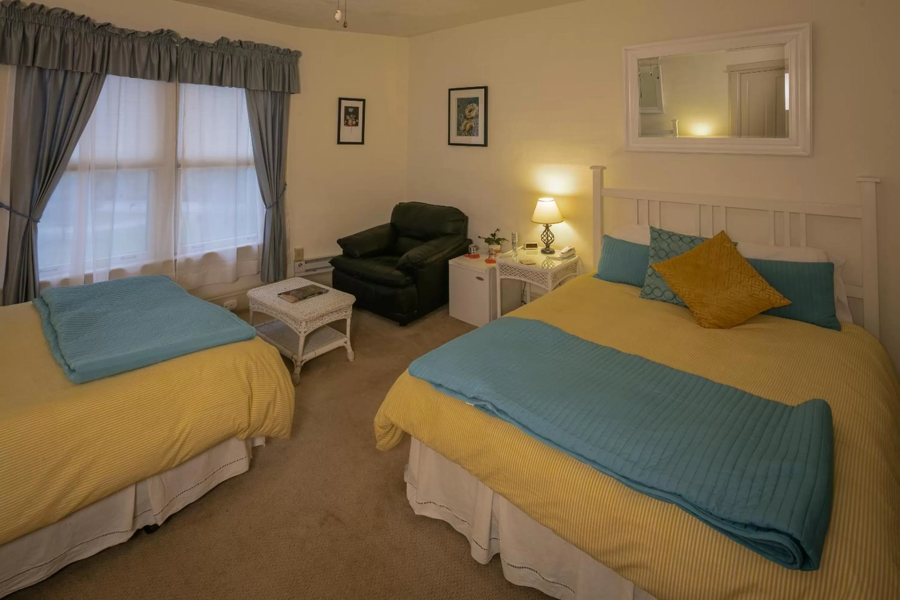 Bed in Taylor House Inn