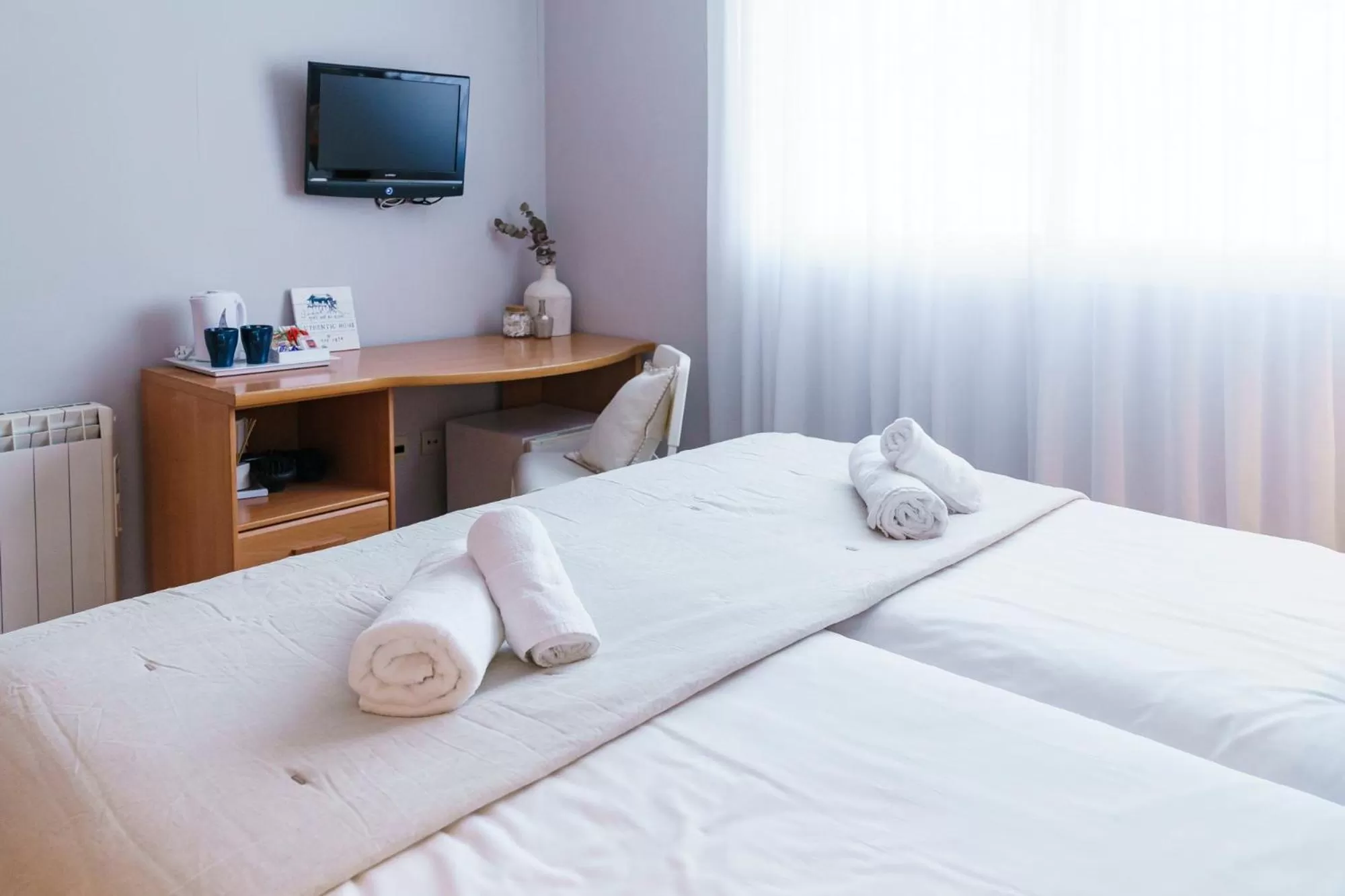 Bedroom, Bed in BYPILLOW Mumm