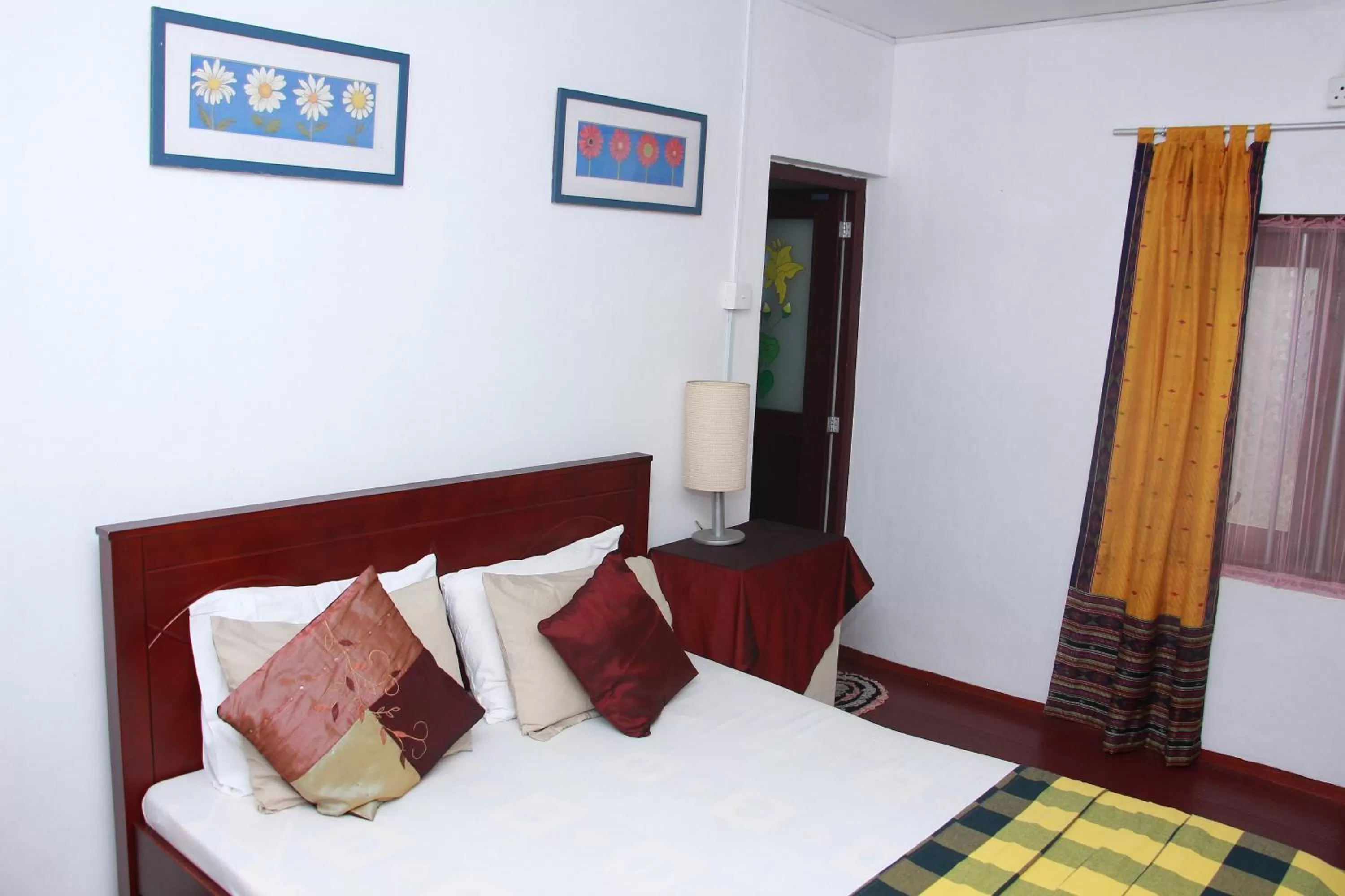 Bed in Jumera Villa Mirissa