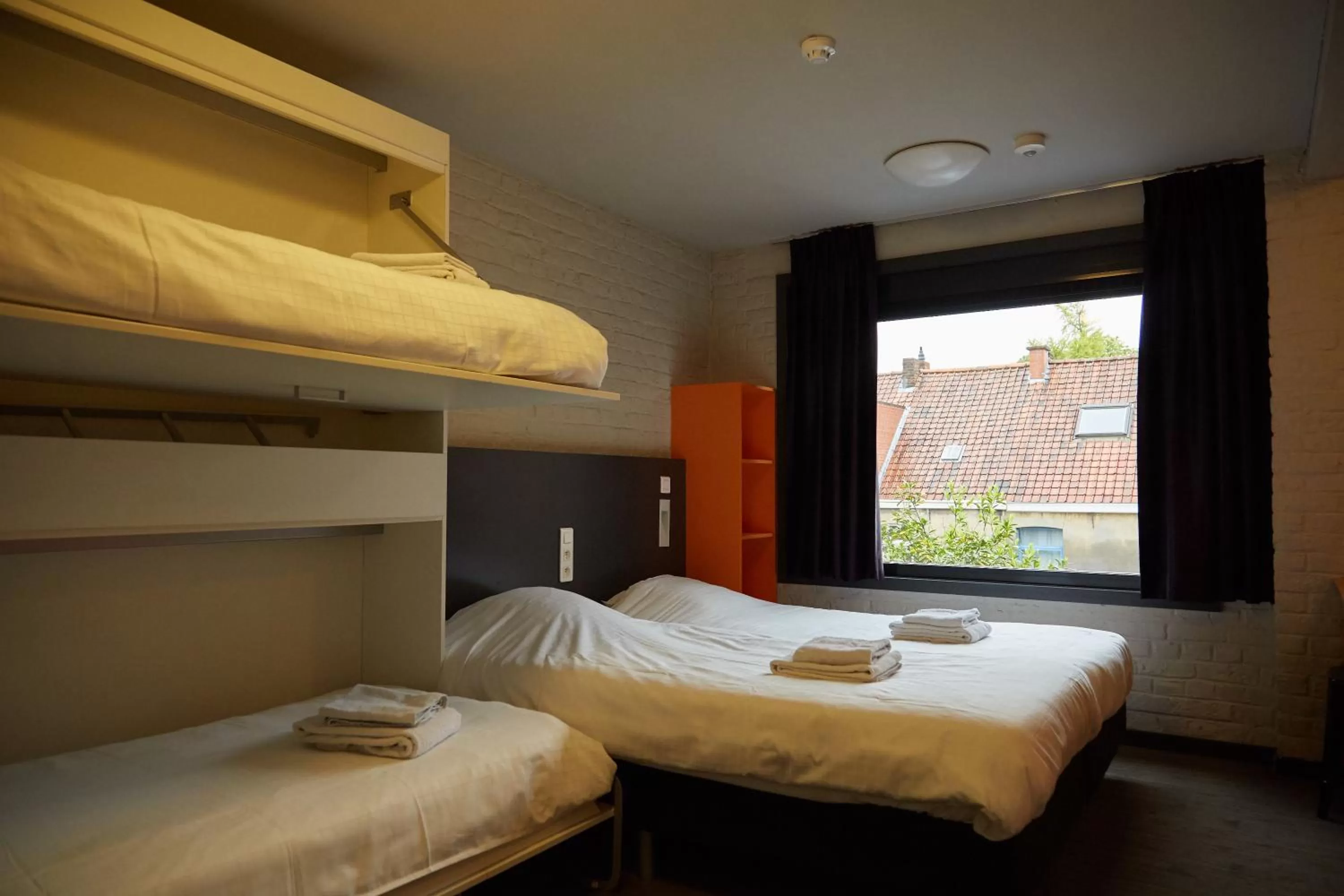 Bedroom, Bed in Focus Budget