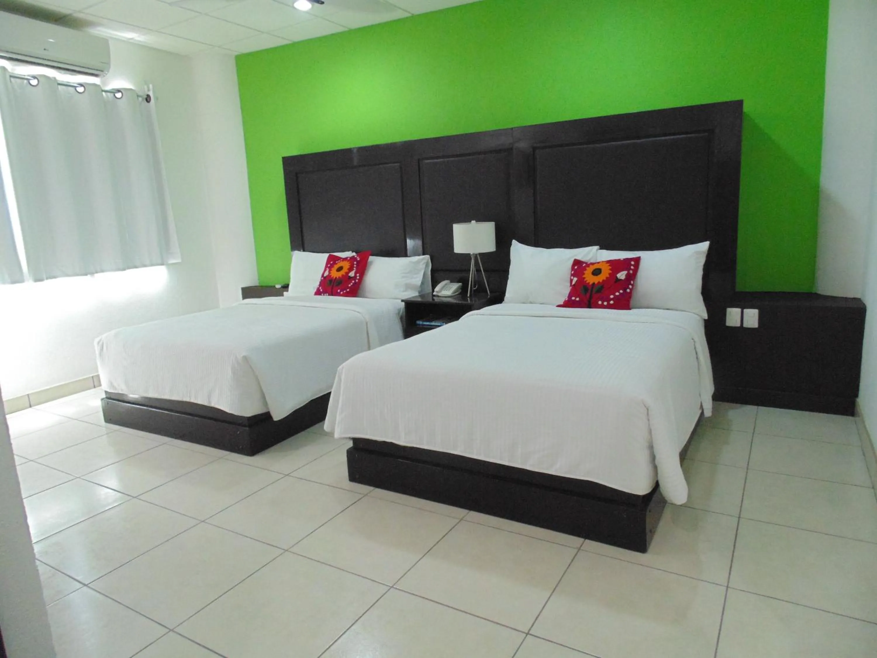 Day, Bed in Chiapas Hotel Express, Tuxtla Gutierrez